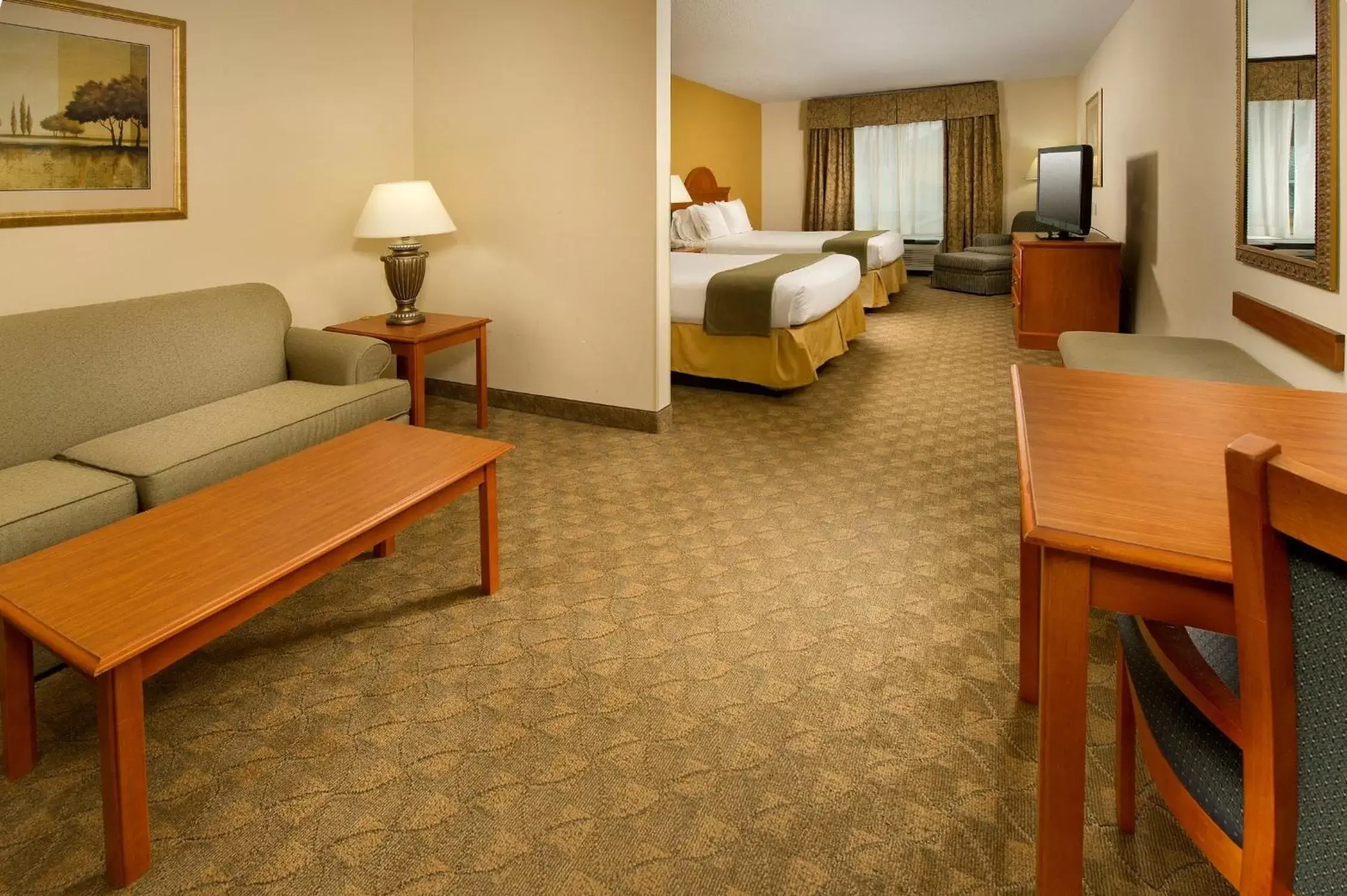 Photo of the whole room, Seating Area in Holiday Inn Express Hotel & Suites Lenoir City Knoxville Area, an IHG Hotel