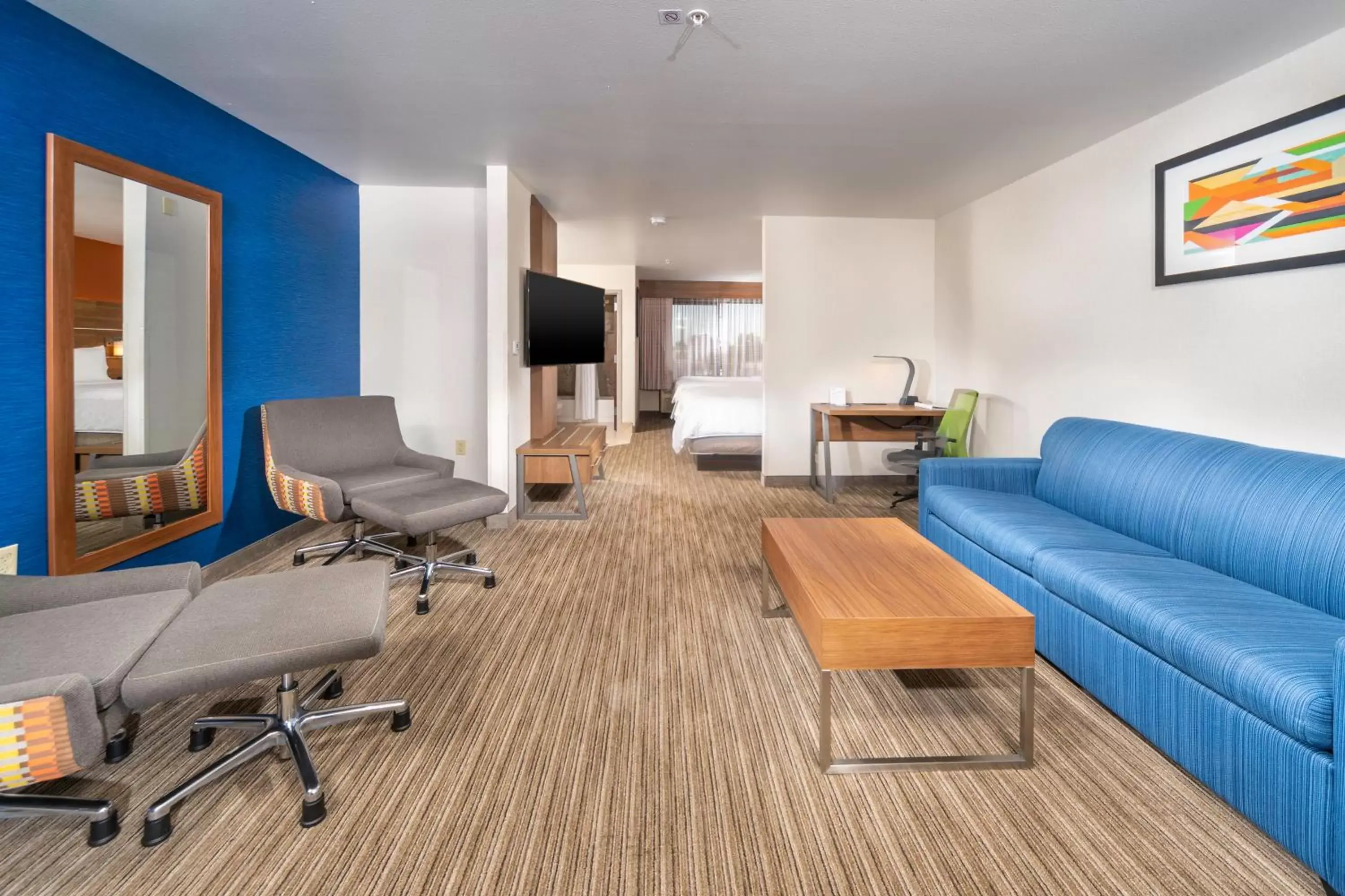 Photo of the whole room, Seating Area in Holiday Inn Express Hotel & Suites Pasco-TriCities, an IHG Hotel