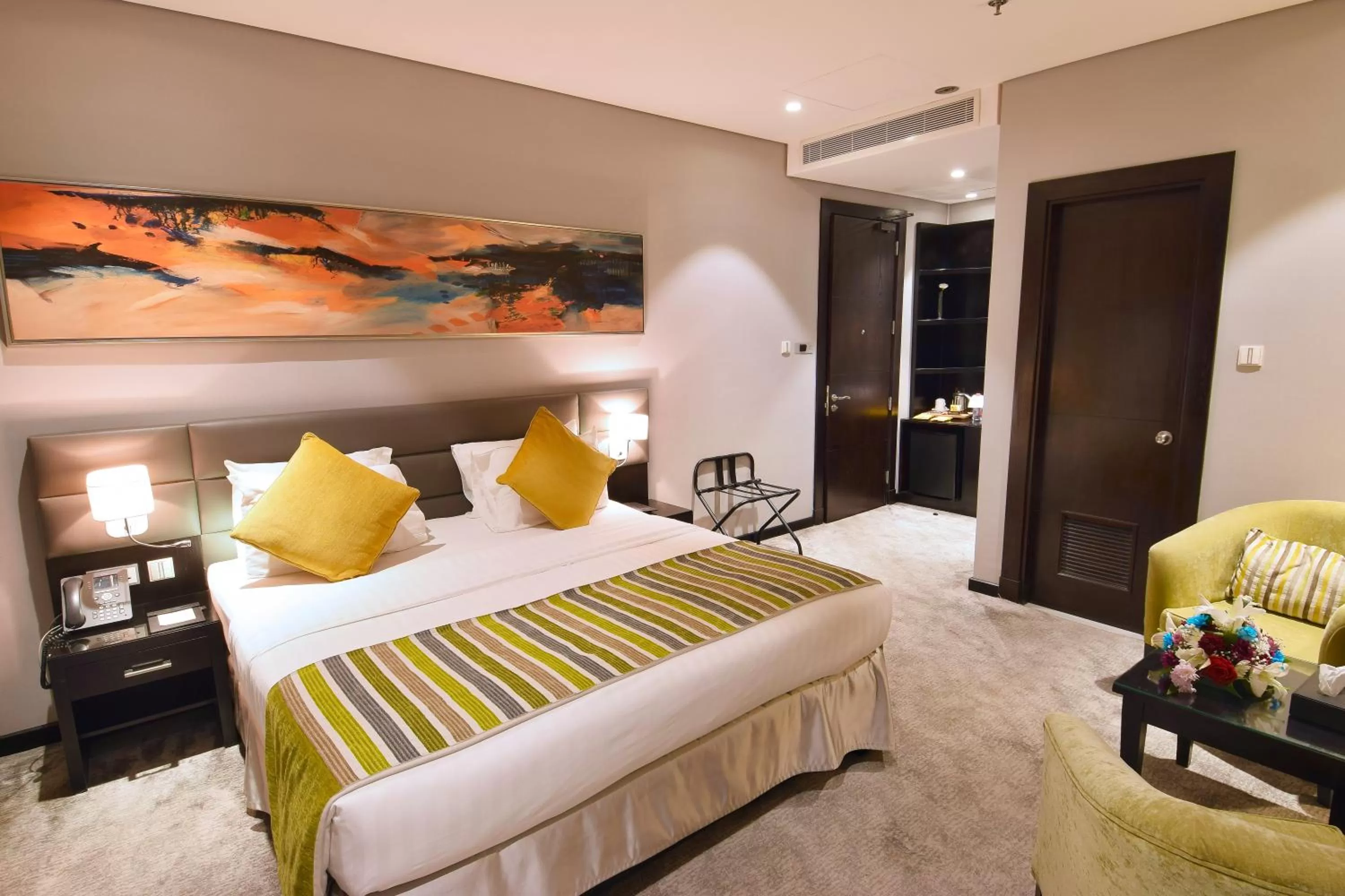 Photo of the whole room, Bed in Best Western Plus Fursan