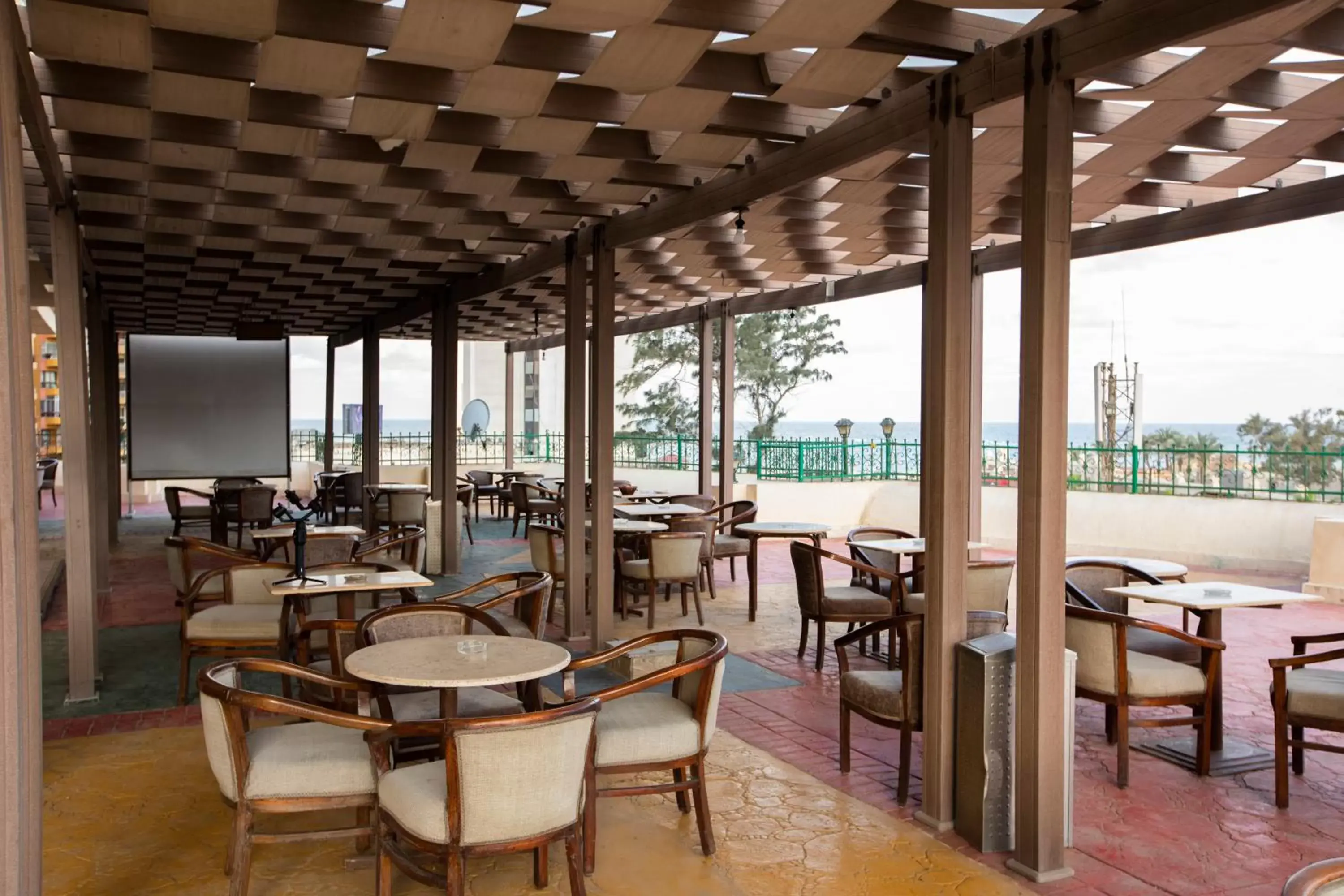 Restaurant/Places to Eat in AIFU Hotel El Montazah Alexandria