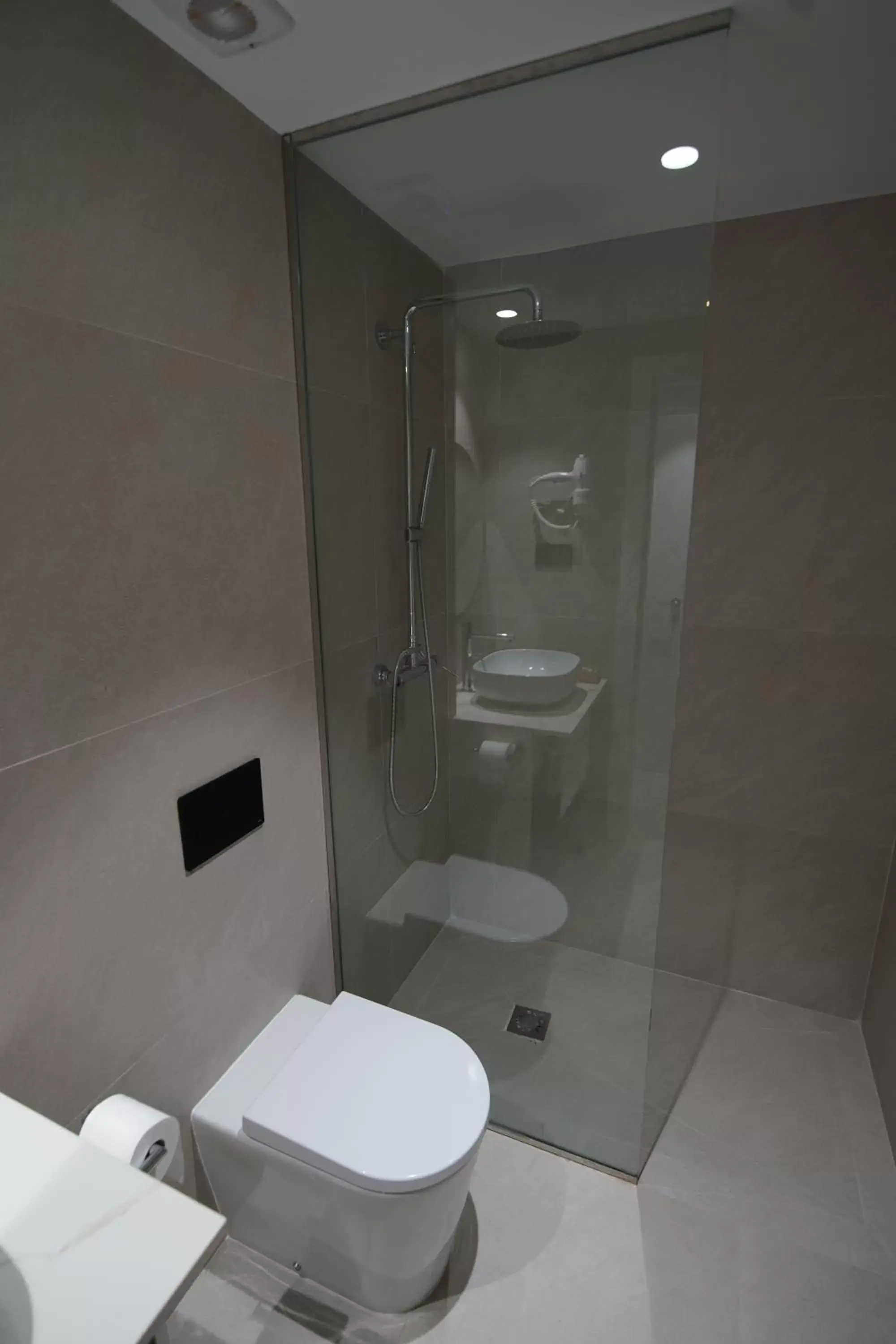 Shower, Bathroom in Suites Puerto Valencia