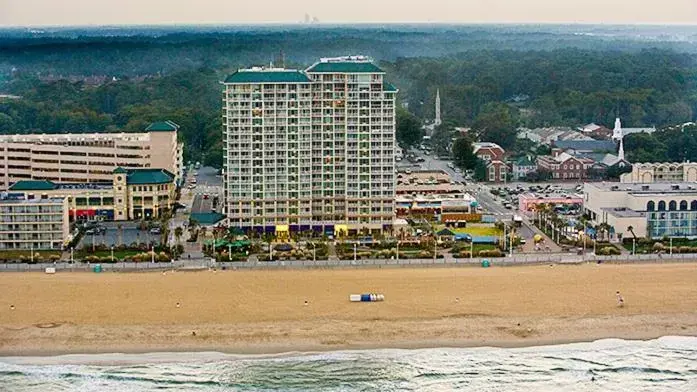 Facade/entrance, Beach in Hilton Vacation Club Ocean Beach Club Virginia Beach