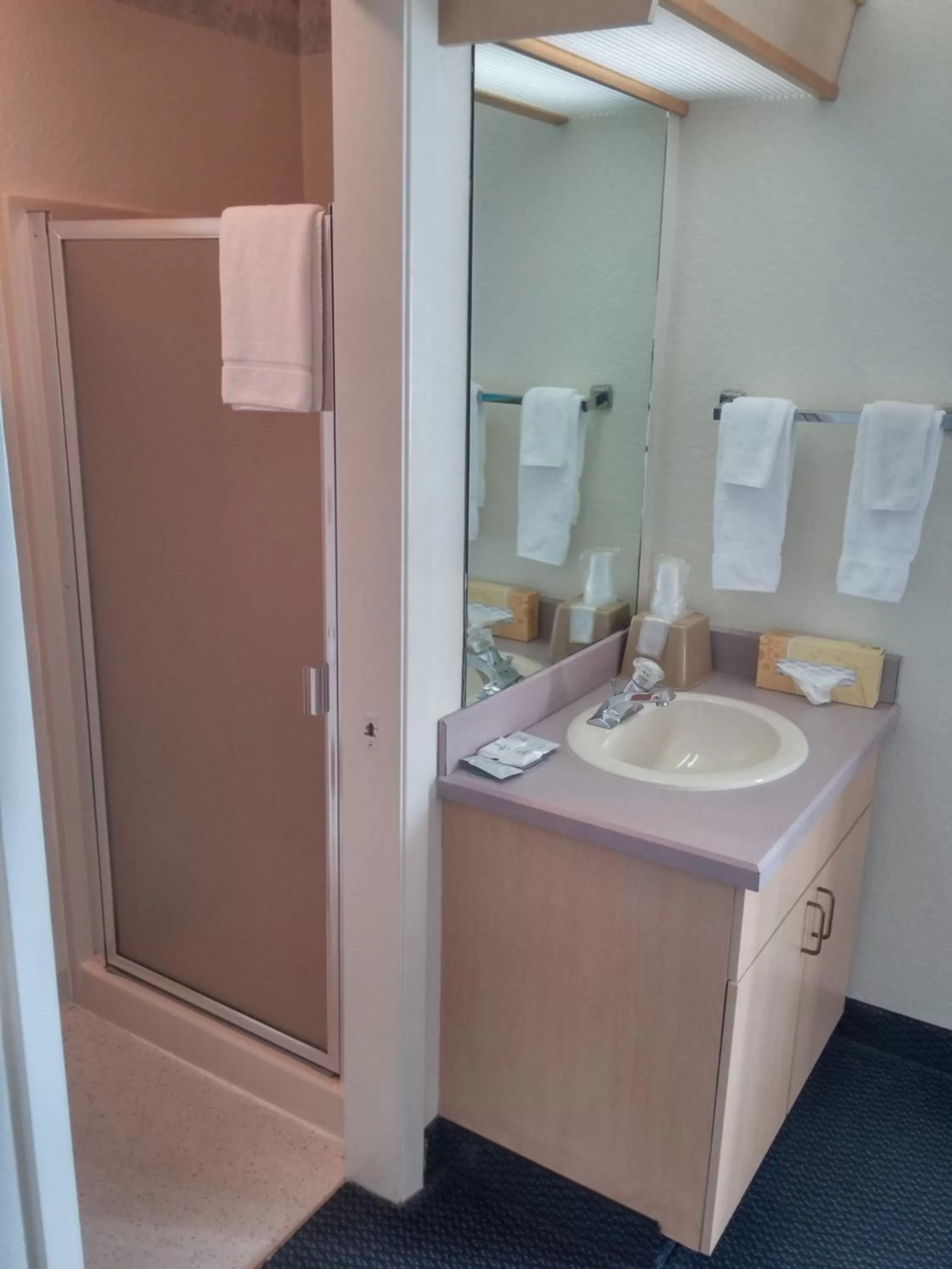 King Suite - Non-Pet in Surfside Resort