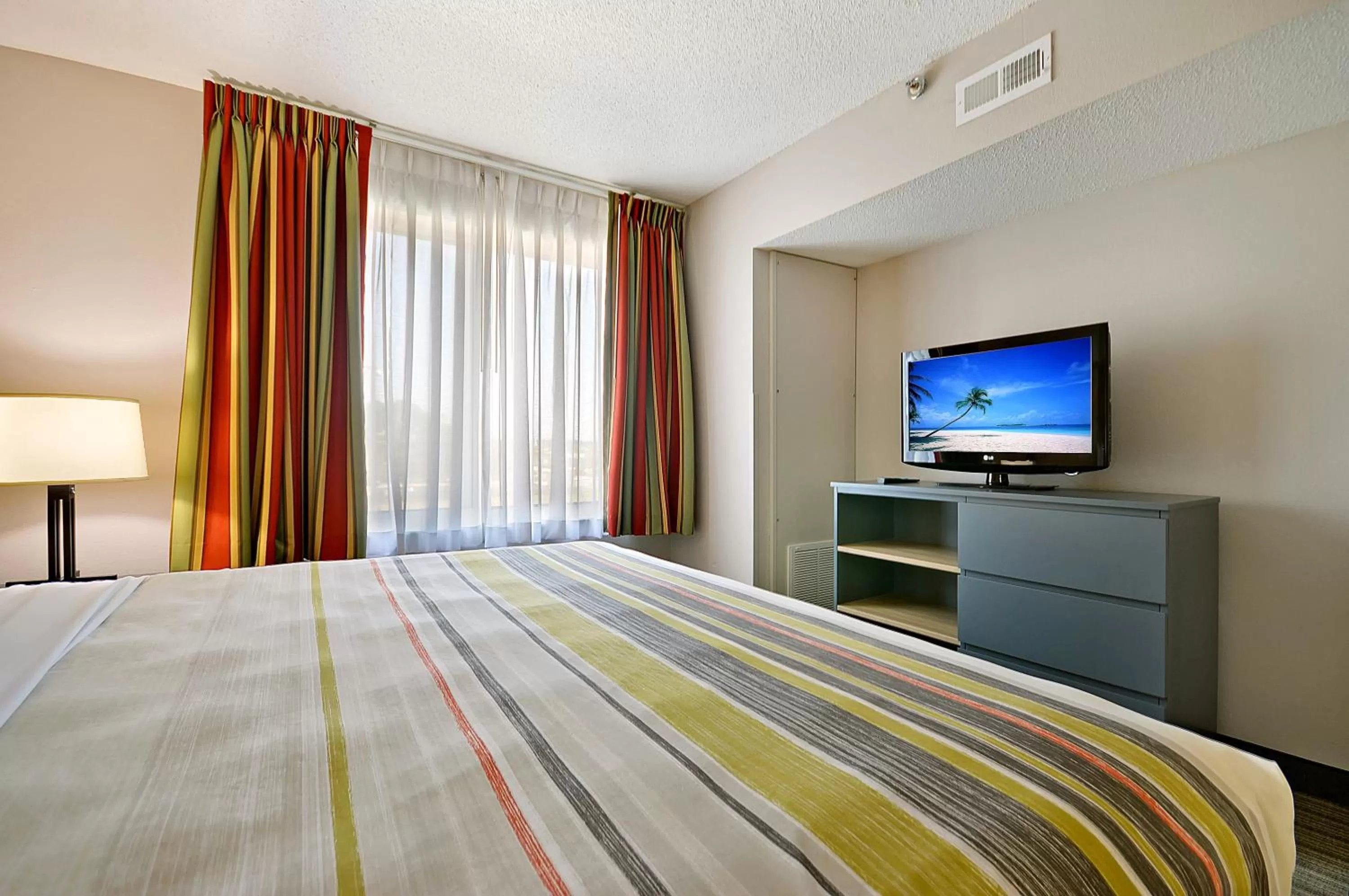 Bedroom, Bed in Country Inn & Suites By Radisson, Charleston North, SC