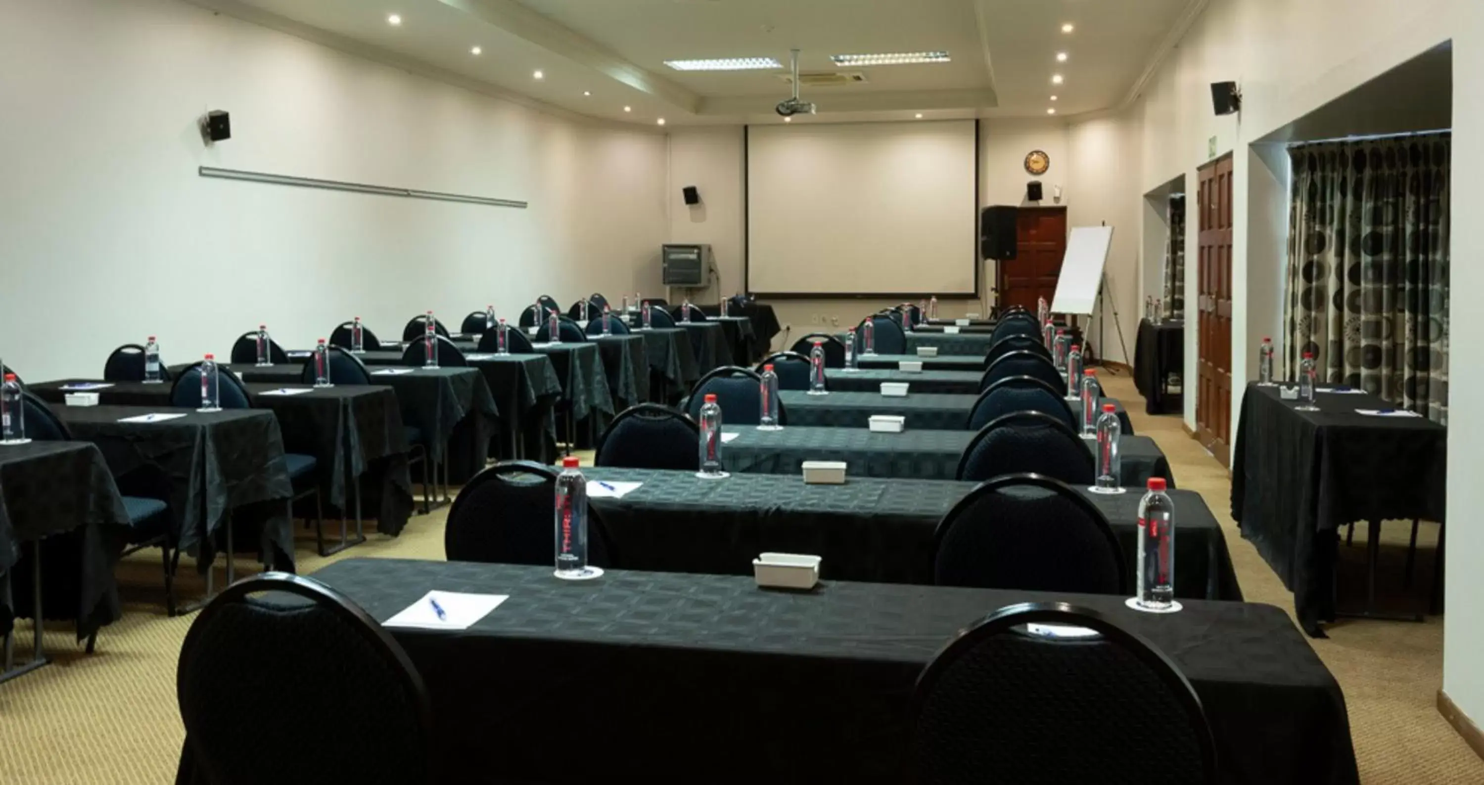 Meeting/conference room in ANEW Hotel Hluhluwe