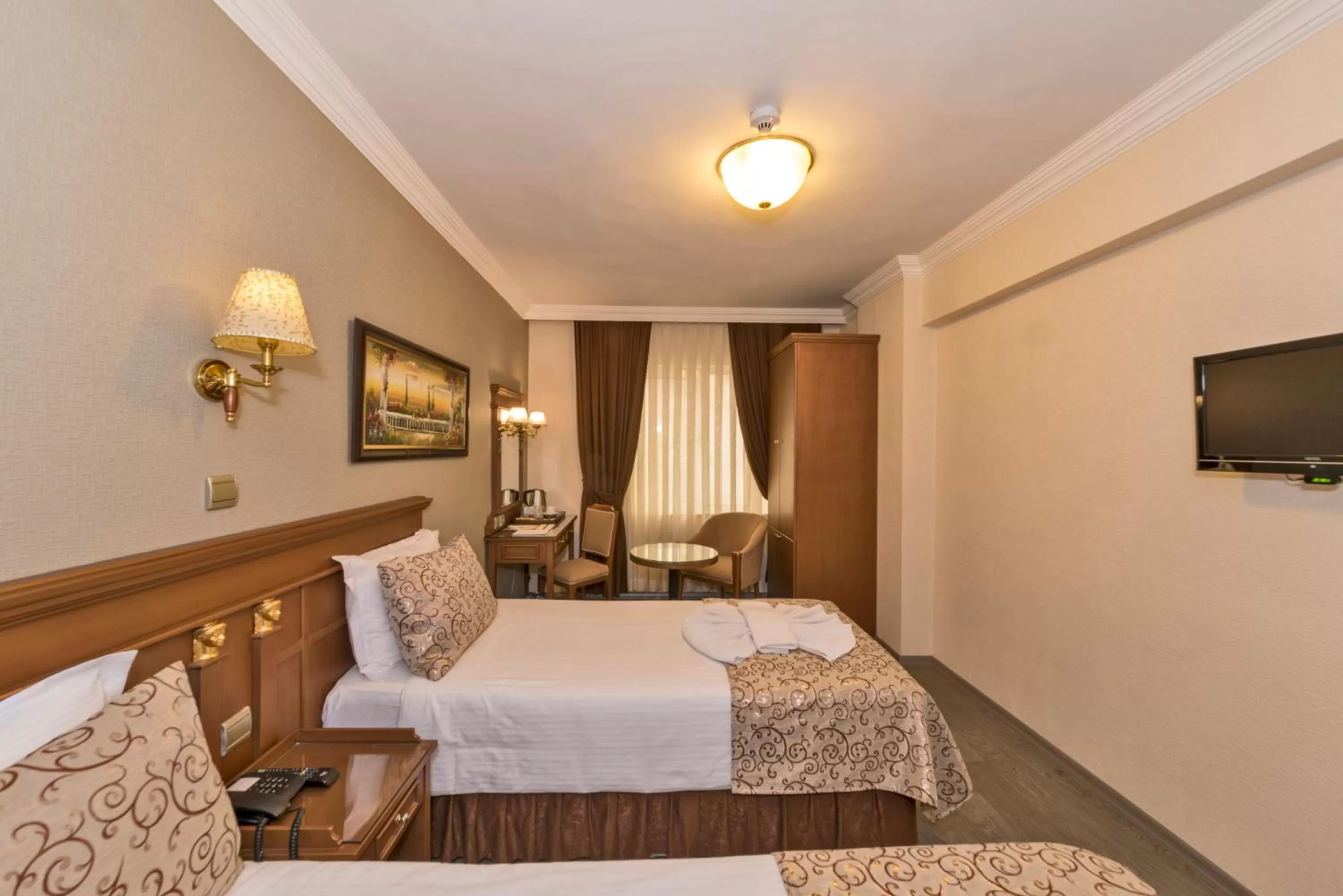 Bed in Laleli Gonen Hotel