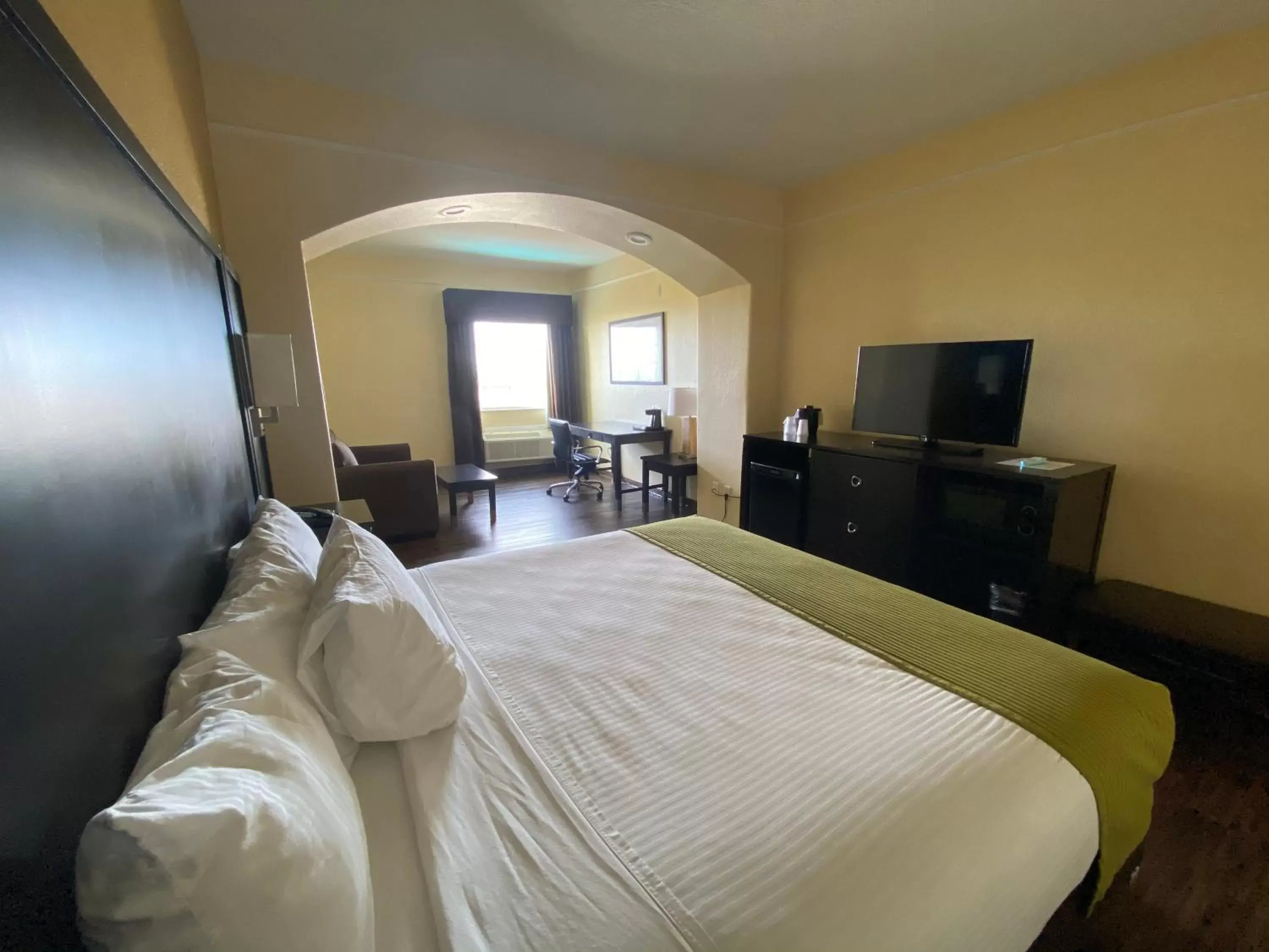 Photo of the whole room, Bed in Galveston Beach Hotel