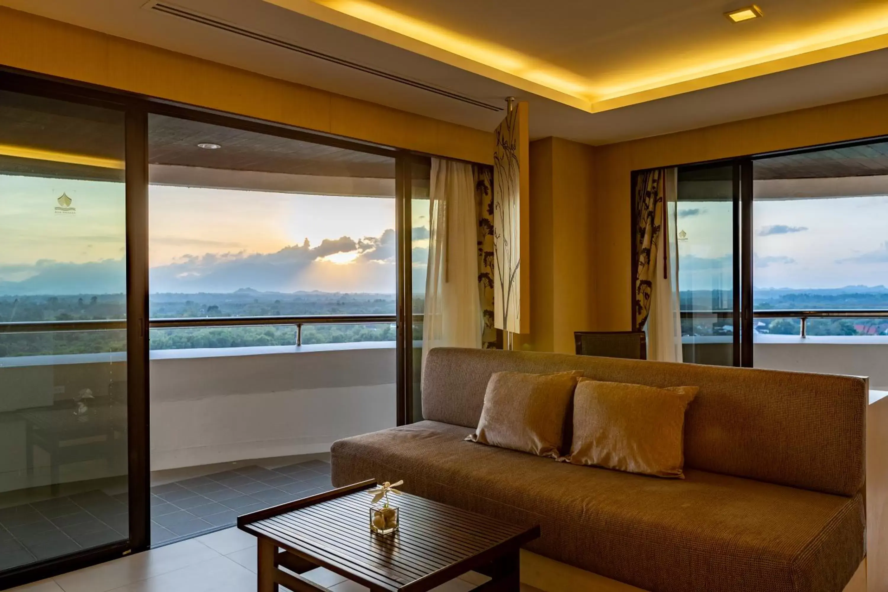 Living room, Sea View in Rua Rasada Hotel - The Ideal Venue for Meetings & Events