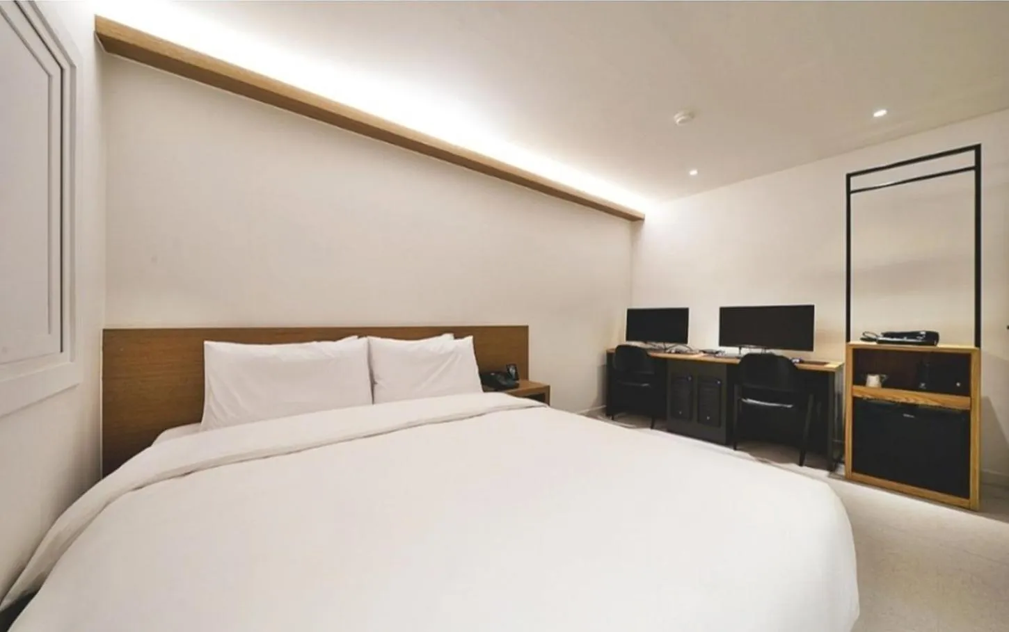 Property building, Bed in Busan Seomyeon Business Hotel J7