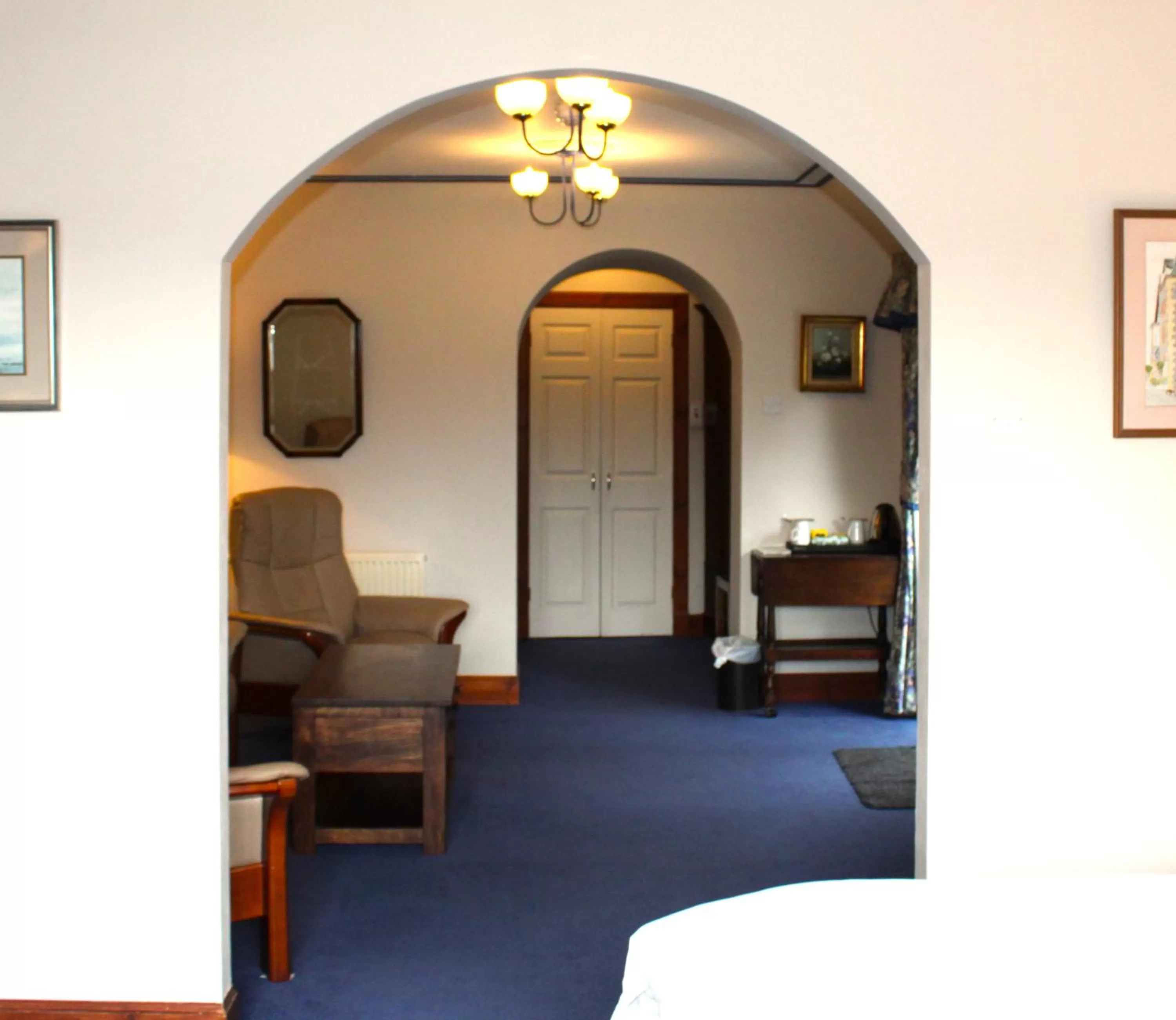 Living room in Falls of Lora Hotel