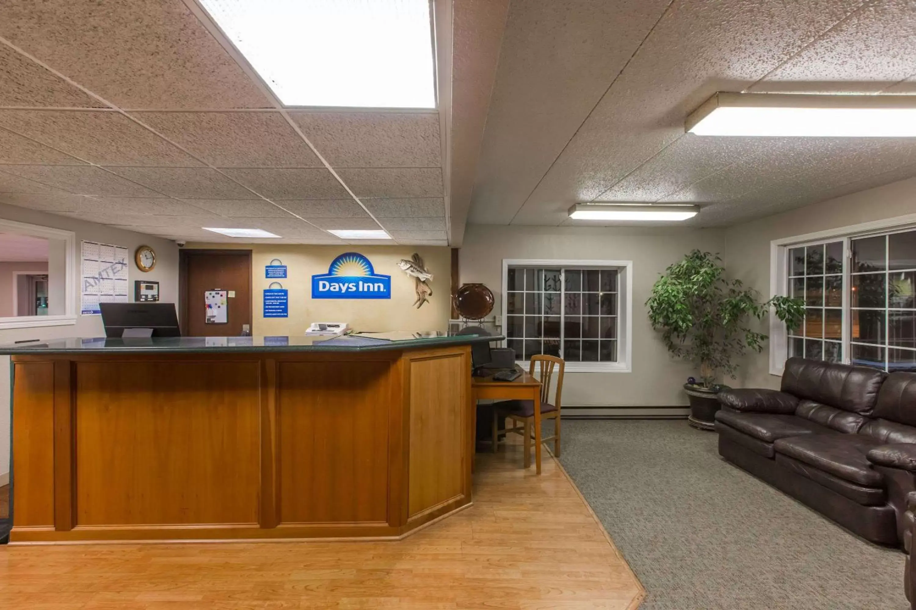 Lobby or reception, Lobby/Reception in Days Inn by Wyndham Pierre