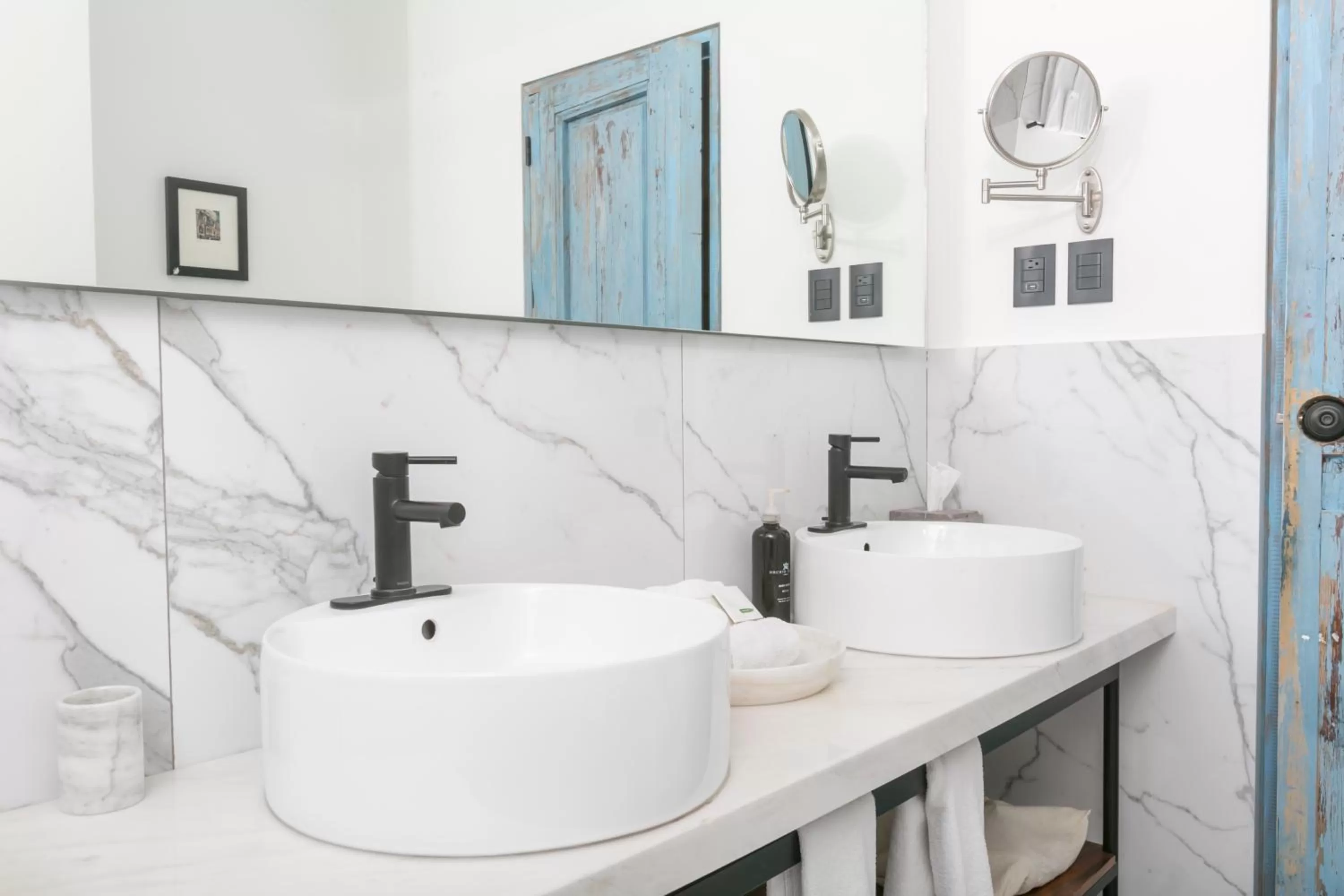 Bathroom in Orchid House Mexico City