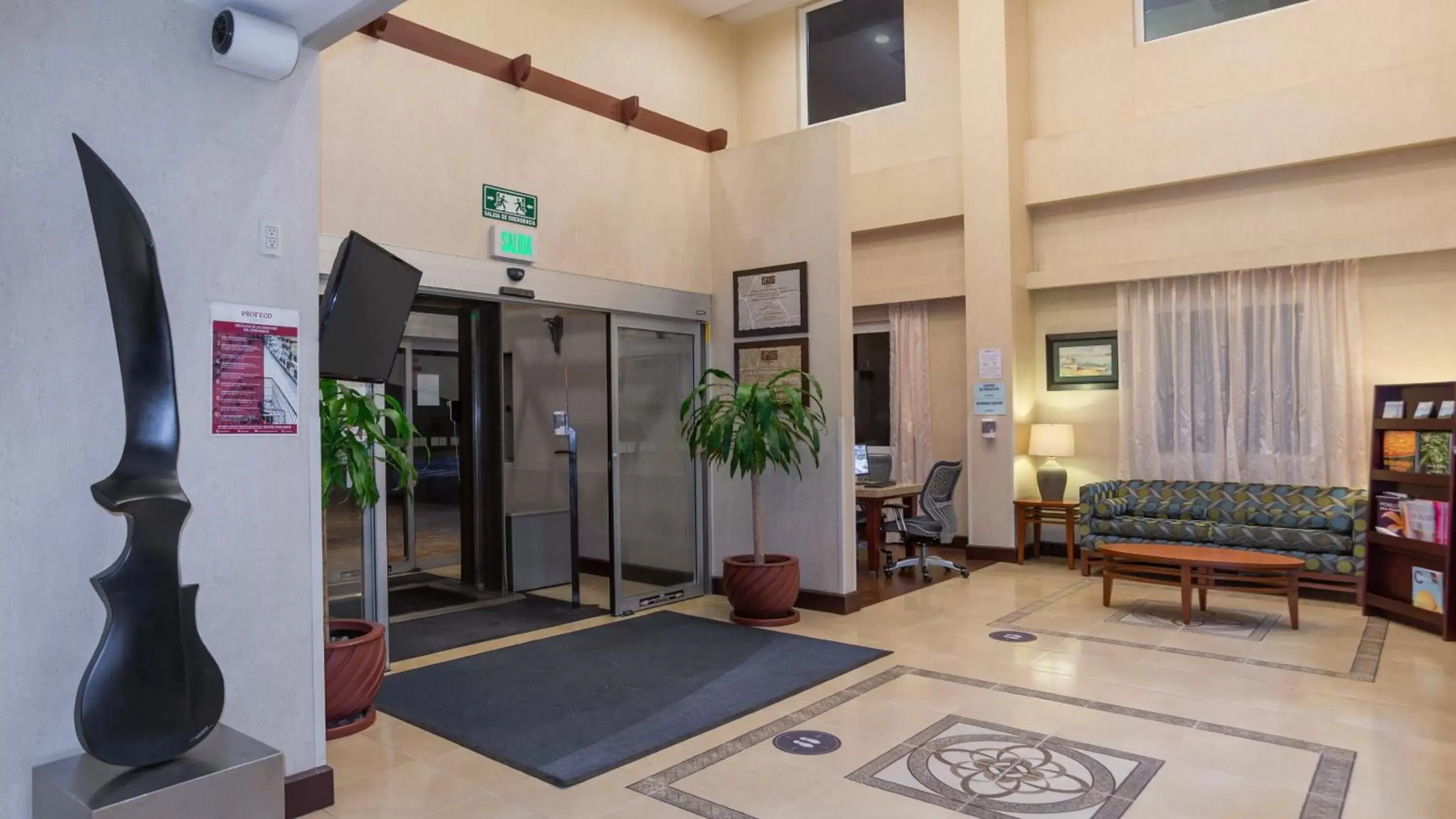 Lobby or reception, Lobby/Reception in Holiday Inn Express & Suites Cuernavaca, an IHG Hotel