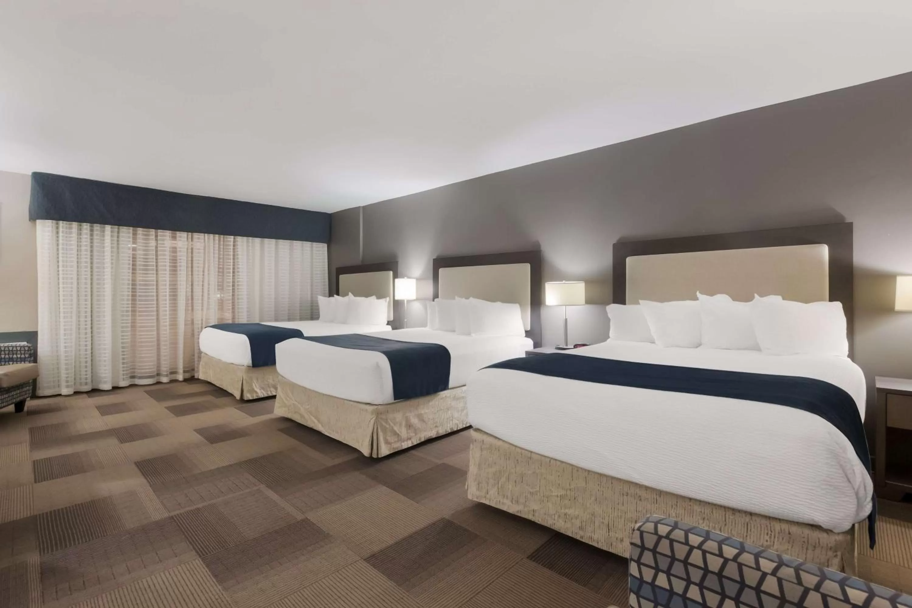 Bedroom, Bed in Best Western St Catharines Hotel & Conference Centre