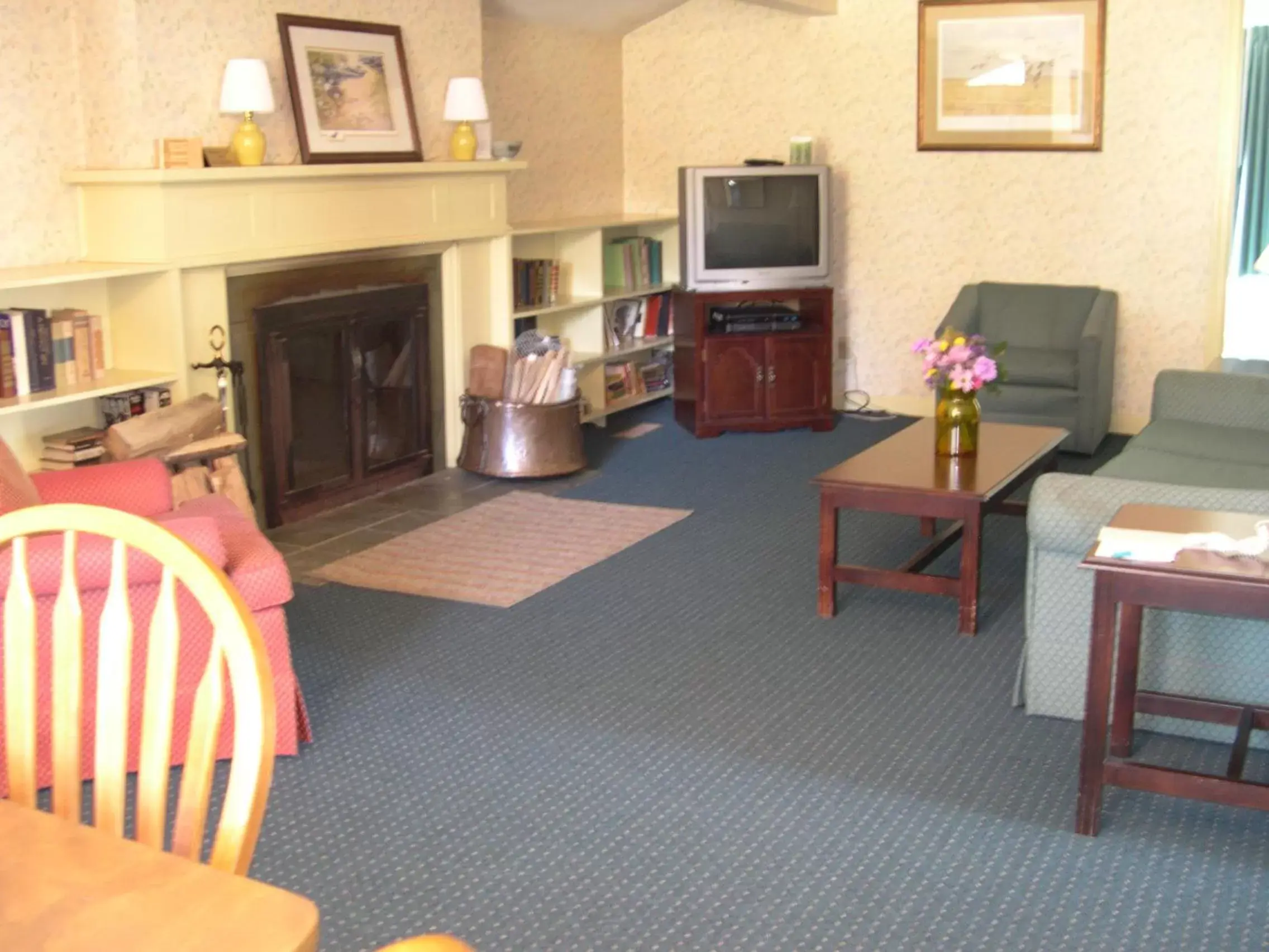 Seating Area in Stowe Motel & Snowdrift