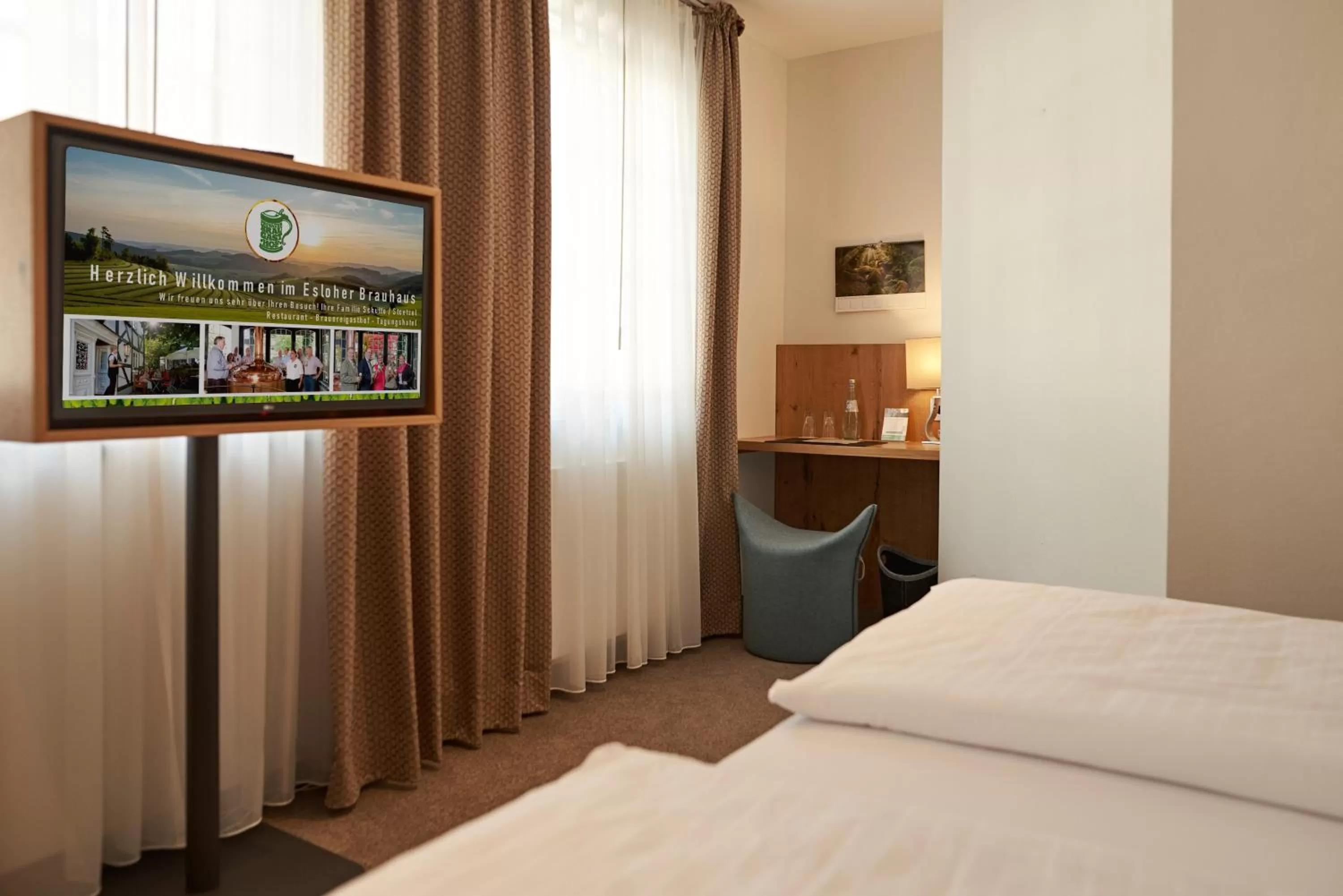 Photo of the whole room, Bed in Domschänke Eslohe Brauereigasthof