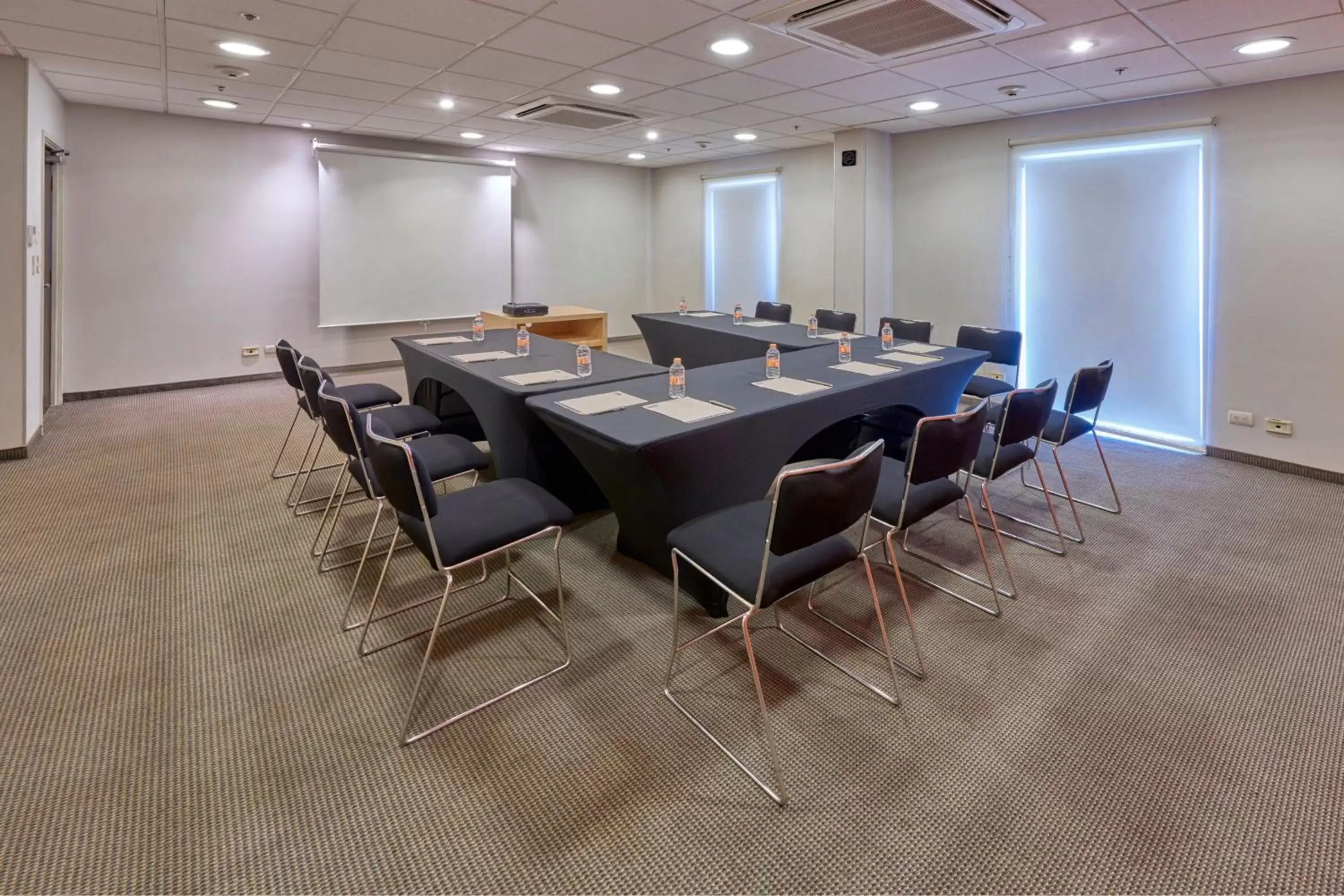 Meeting/conference room in City Express by Marriott Saltillo Sur