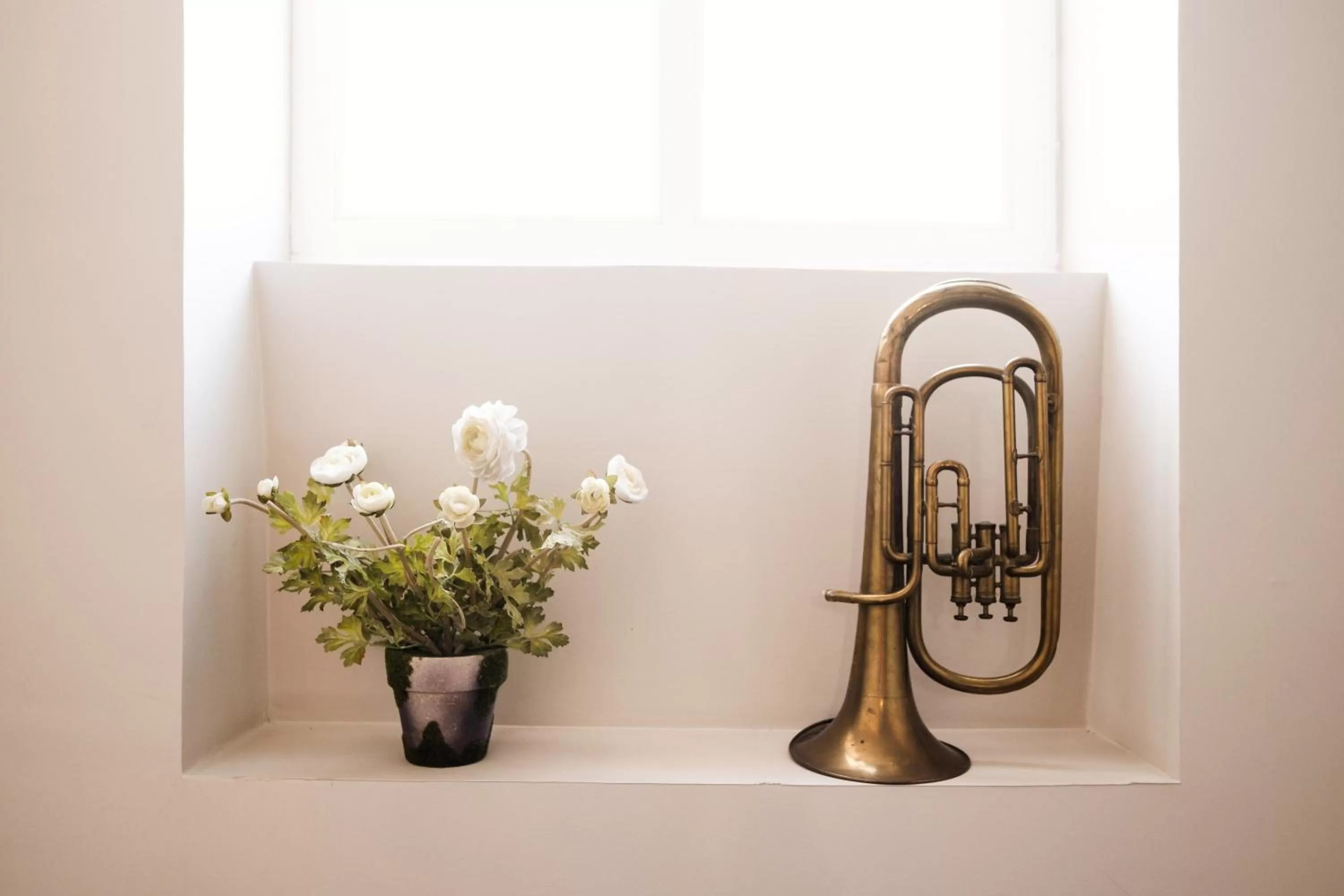 Property building in Dupain & Dubeurre Appart'Hôtel - Parking