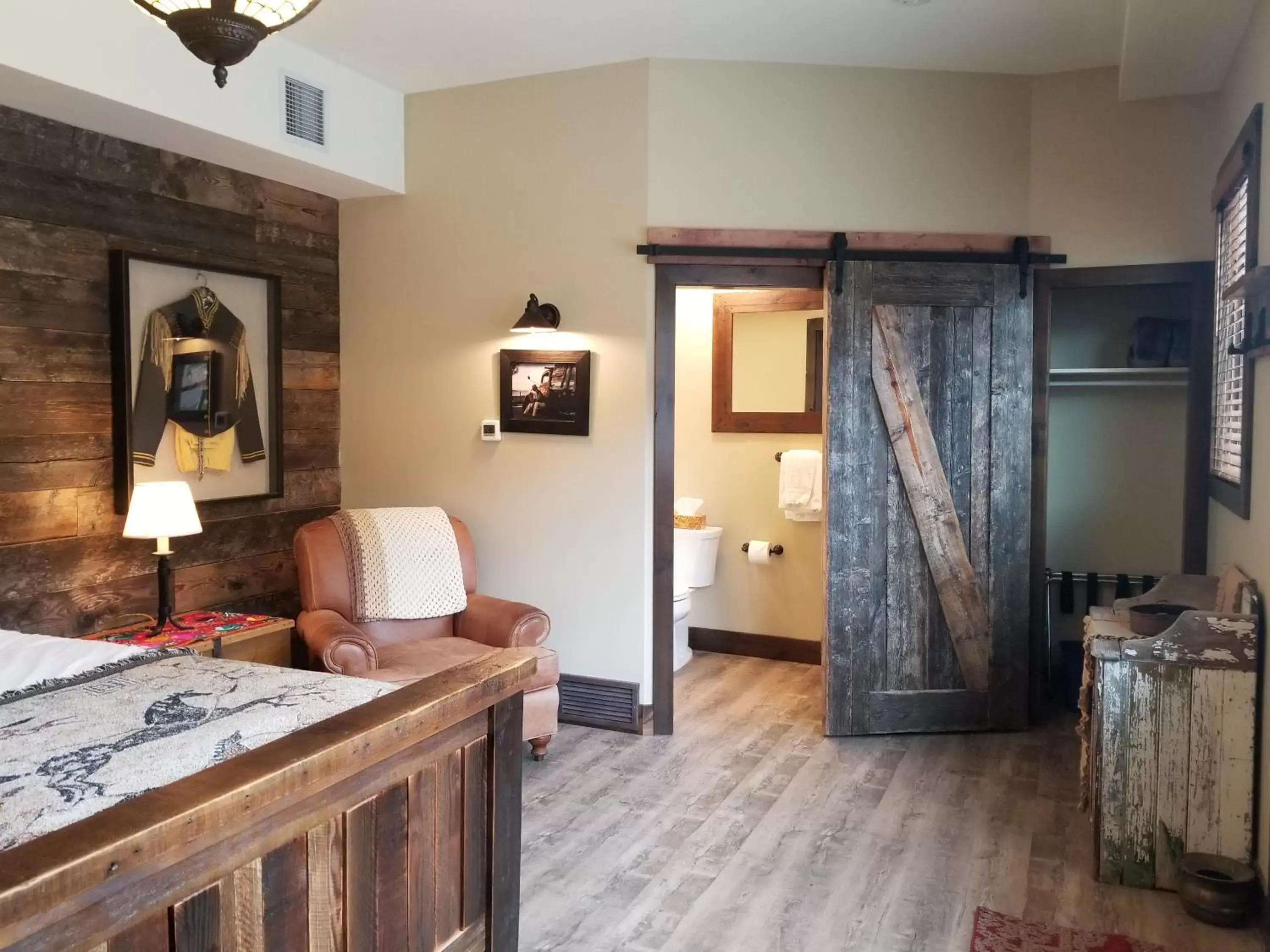 Bedroom in Lady MacDonald Country Inn