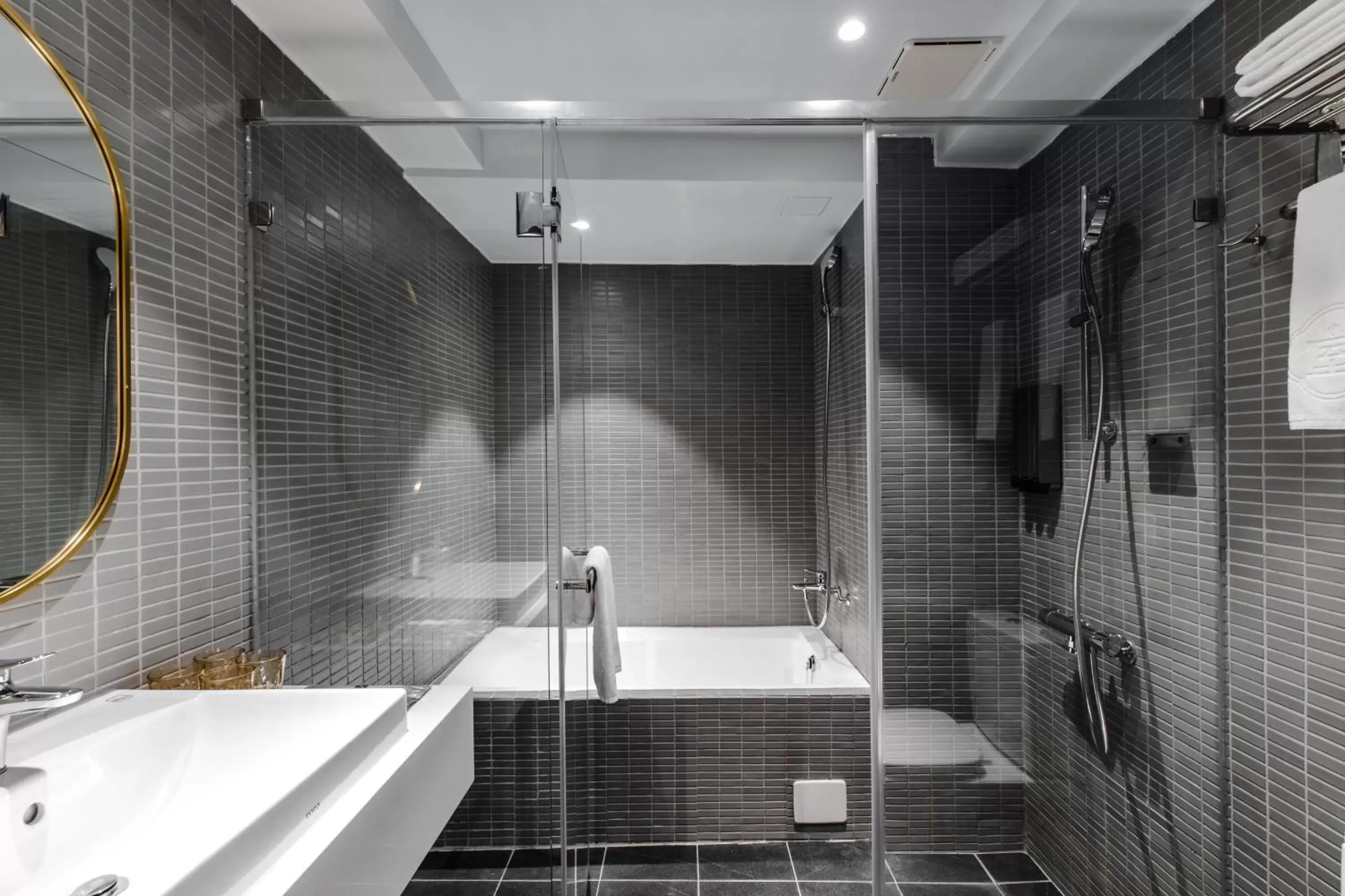 Shower, Bathroom in Inns Hotel