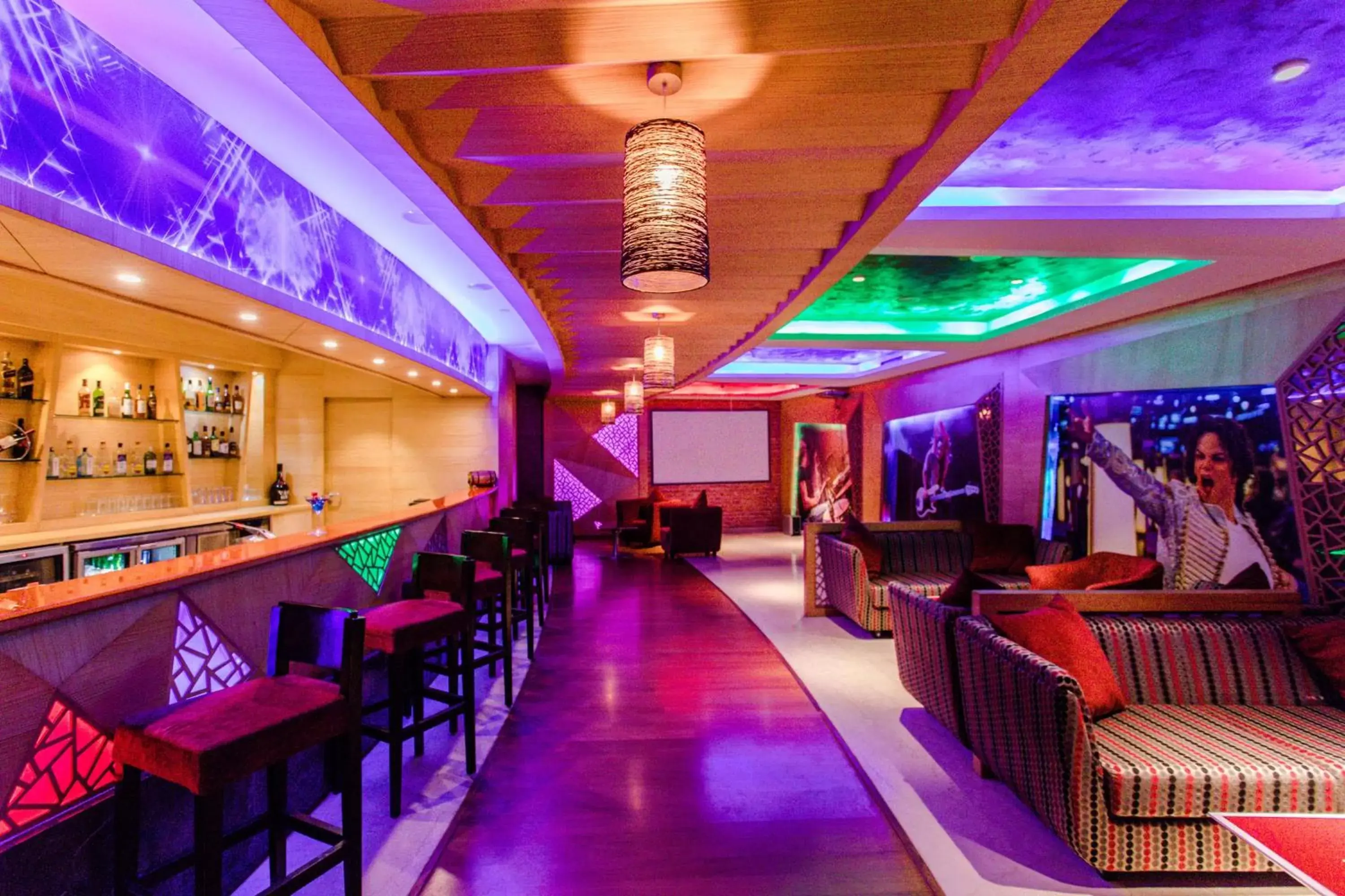 Lounge or bar in Radisson Udaipur Lounge or bar in Radisson Udaipur