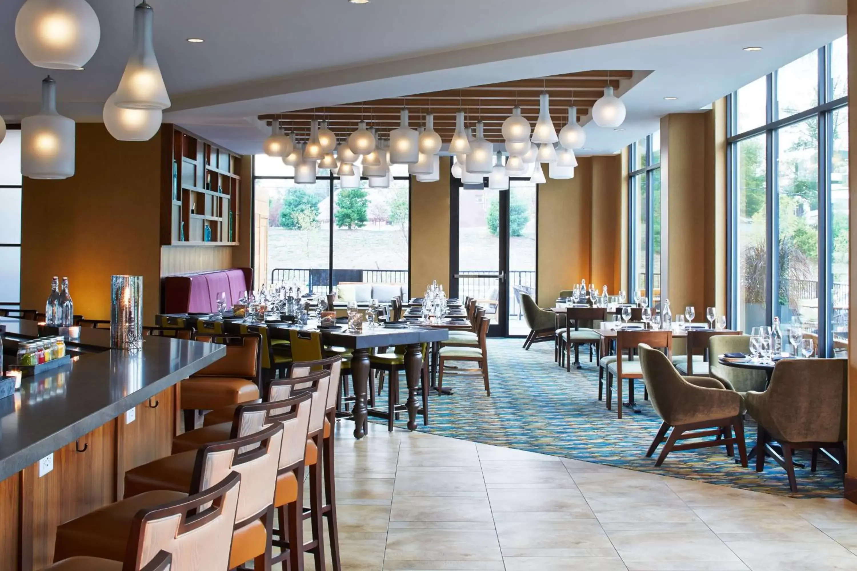 Lounge or bar, Restaurant/Places to Eat in Hilton Garden Inn Boston/Marlborough