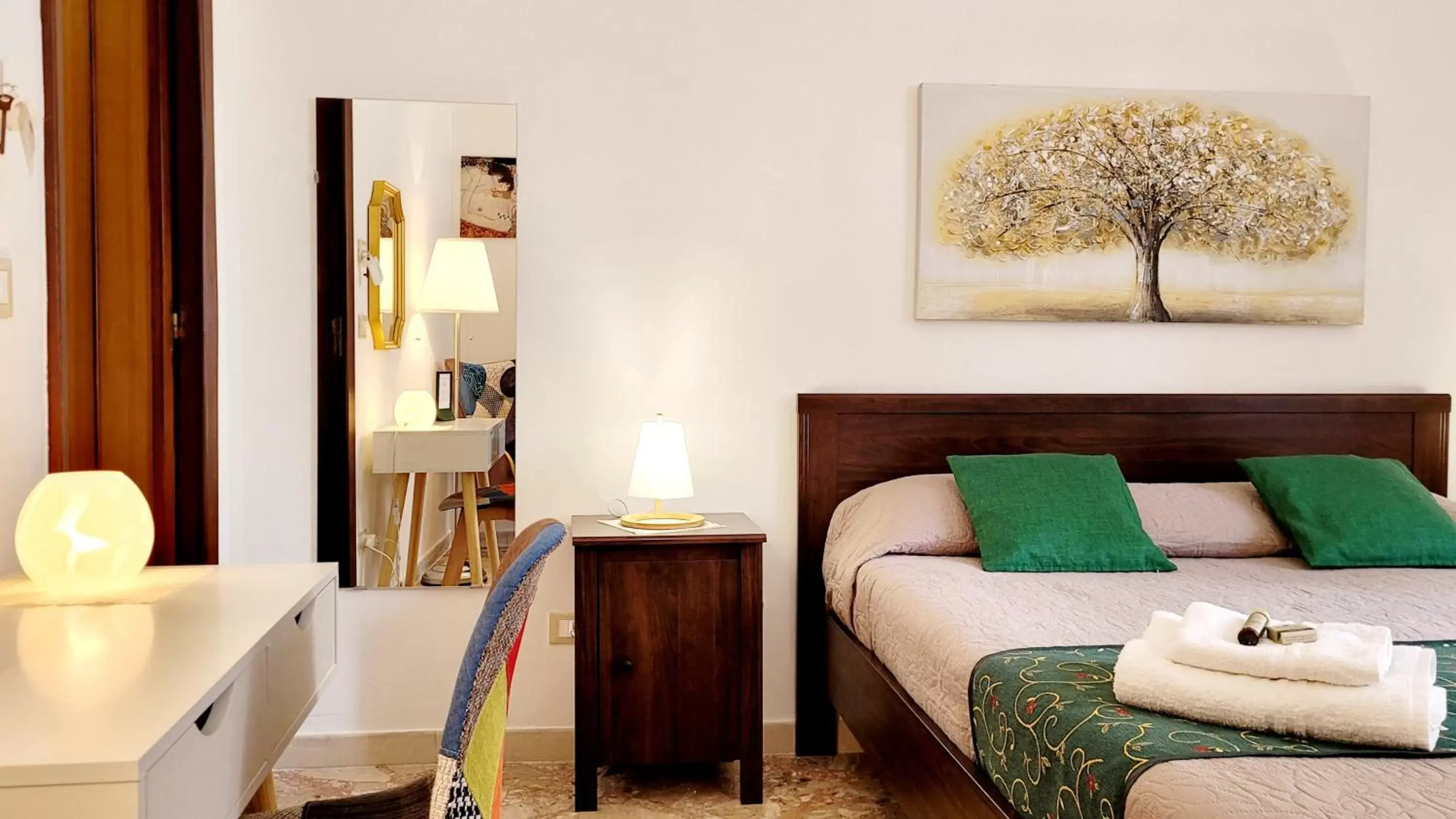 Triple Room with Private Bathroom in Zanzi 's Charming Rooms Triple Room with Private Bathroom in Zanzi 's Charming Rooms