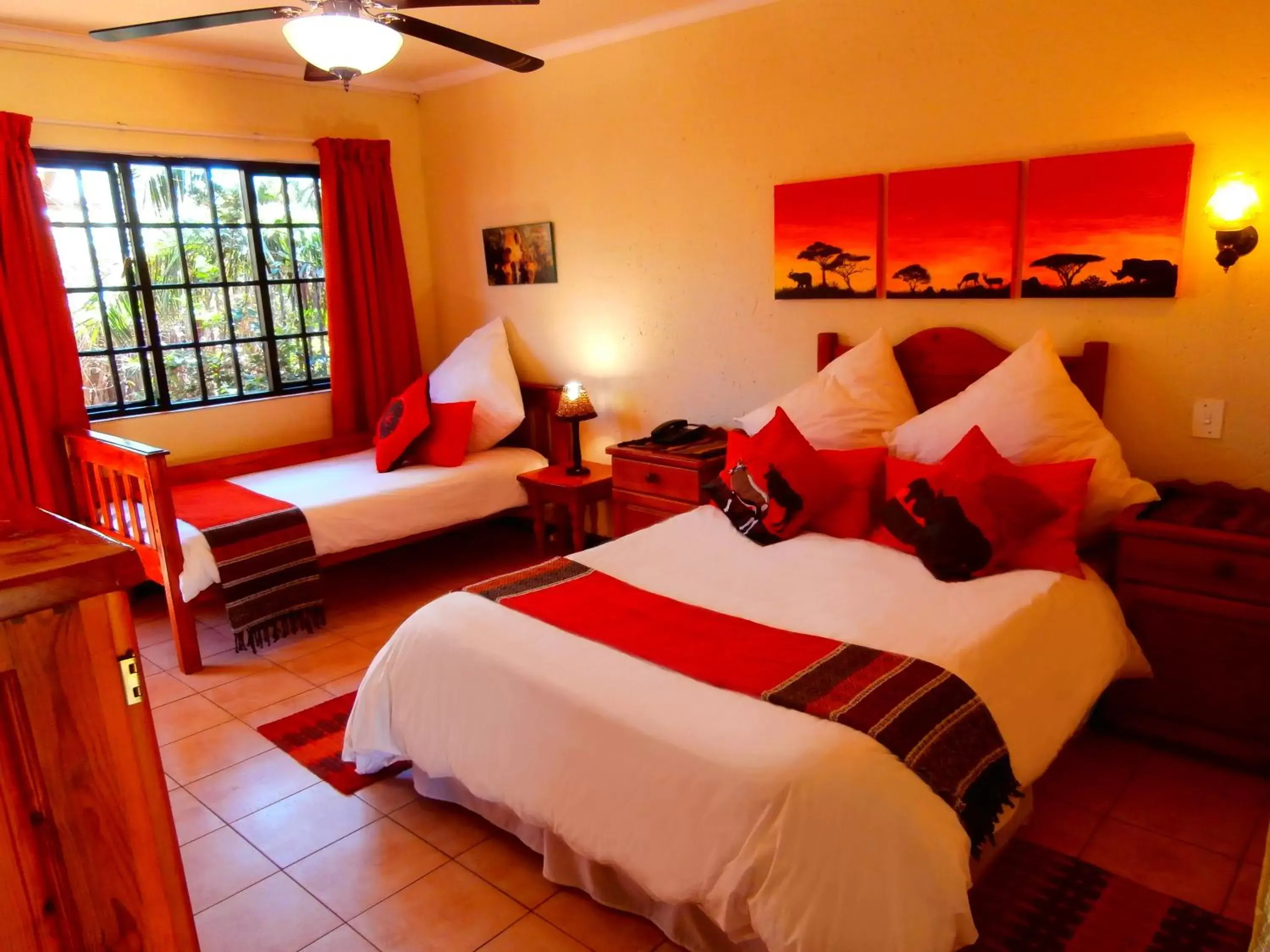 Bedroom, Bed in African Footprints Lodge