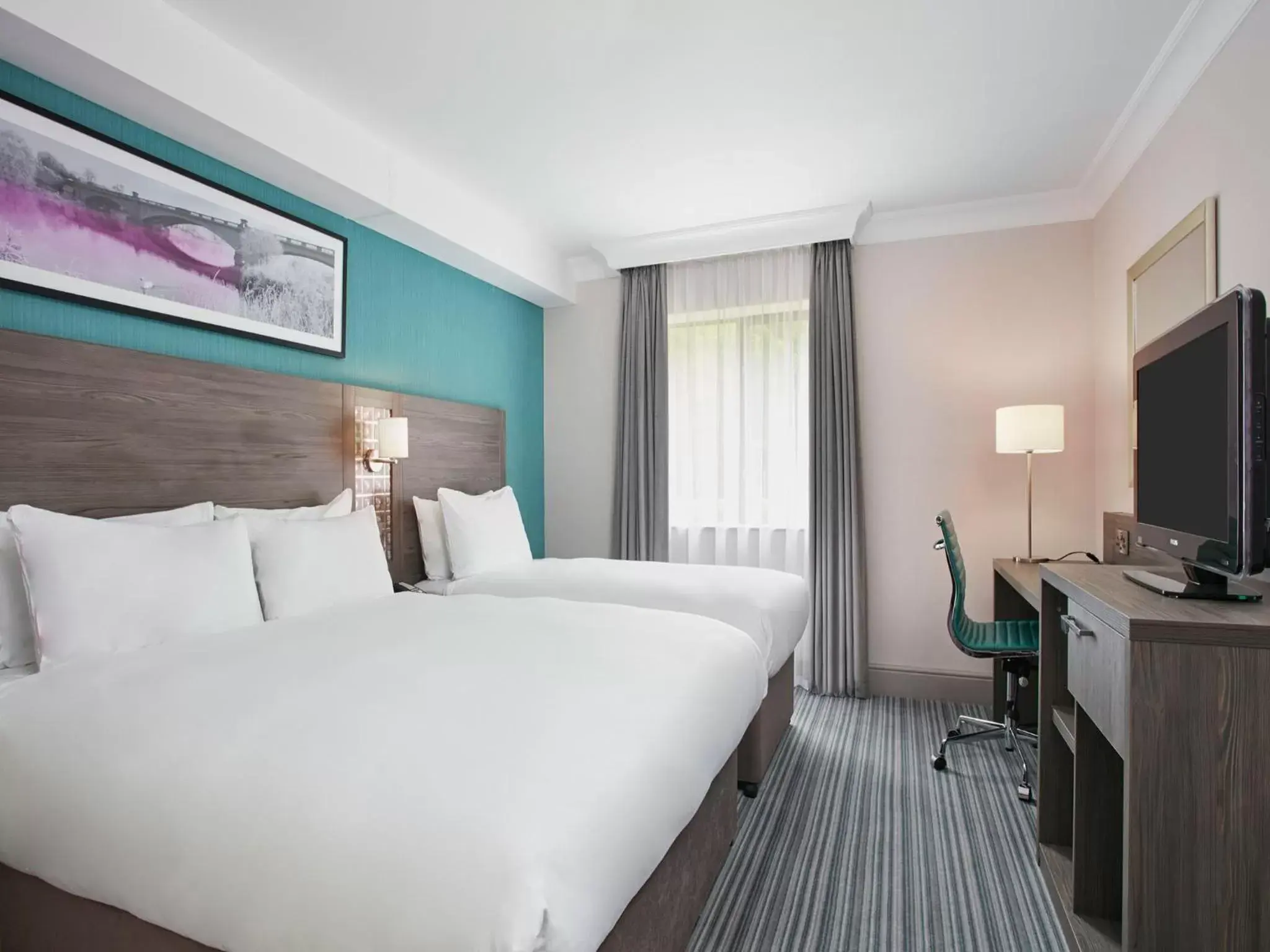 Bedroom, Room Photo in Leonardo Hotel East Midlands Airport - Formerly Jurys Inn