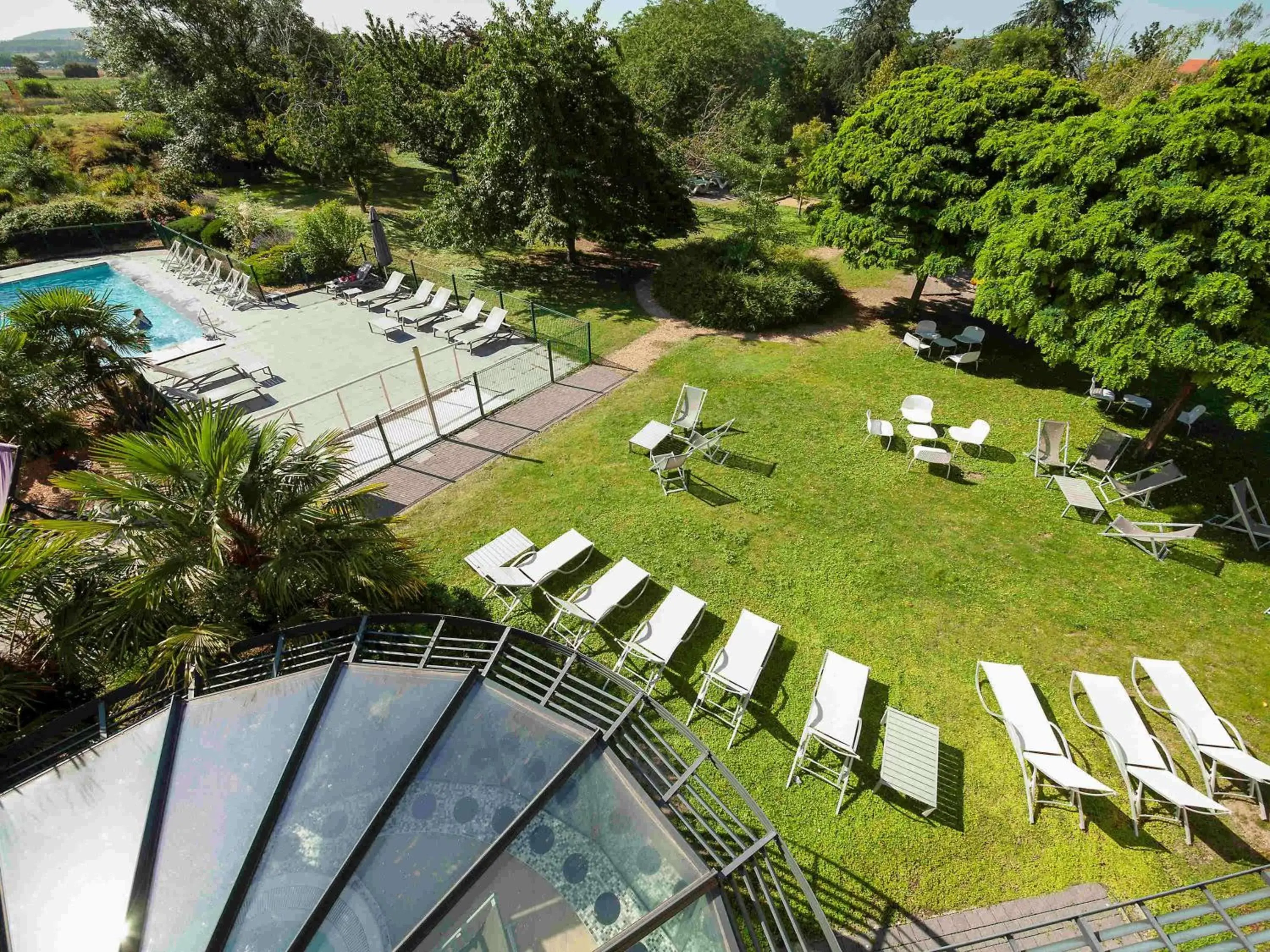 wedding, Pool View in Novotel Clermont-Ferrand