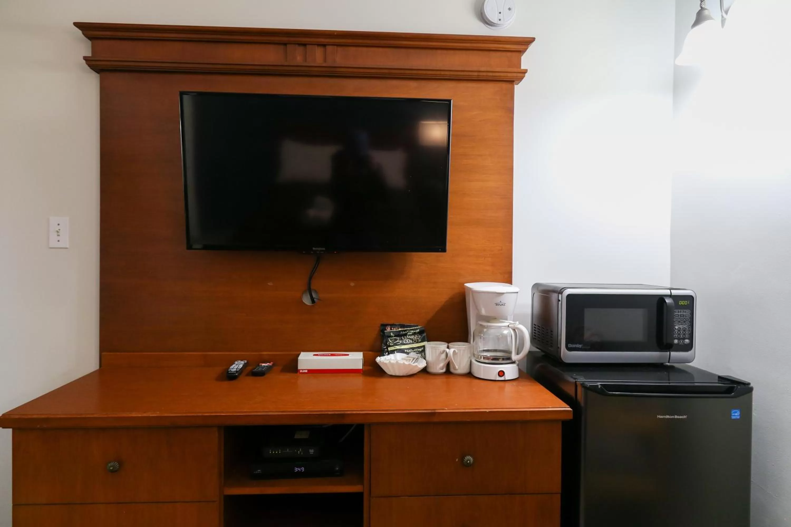 TV and multimedia in Spanish Villa Resort