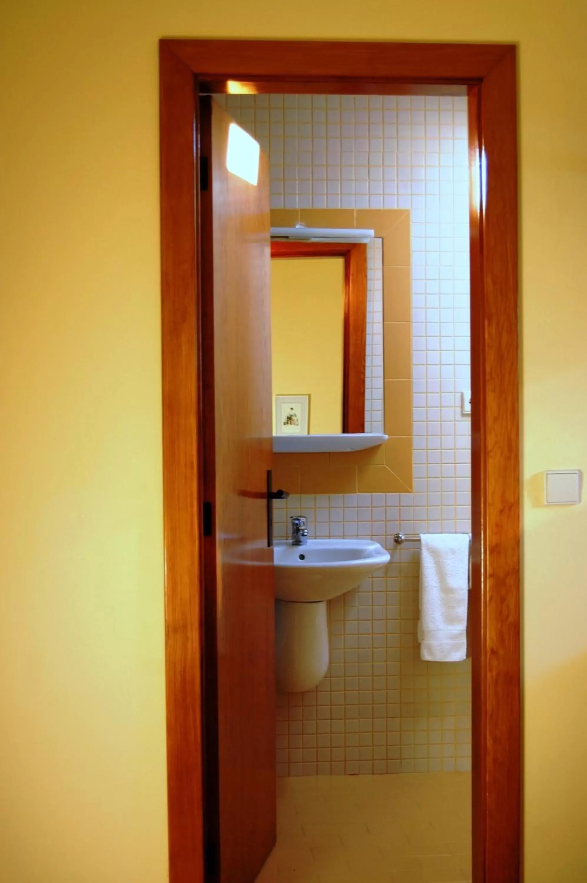 Bathroom in Alojamento Santa Clara