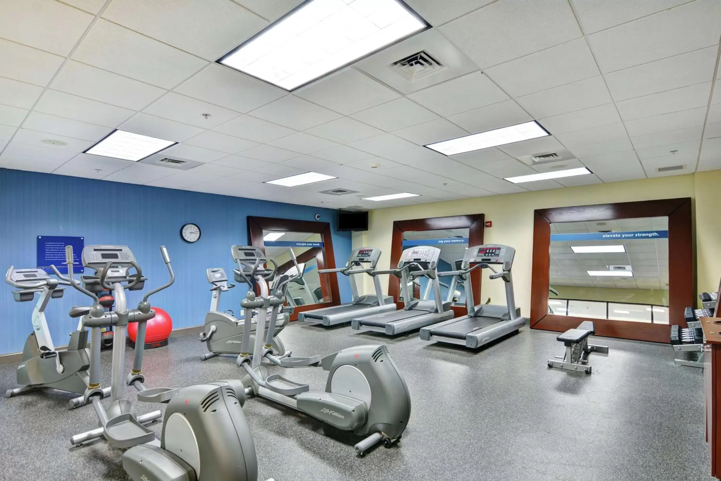 Fitness centre/facilities, Fitness Center/Facilities in Hampton Inn & Suites Wilkes-Barre