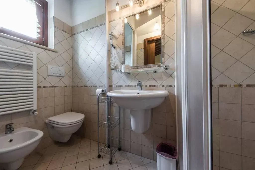 Bedroom, Bathroom in Fonte Dei Tufi