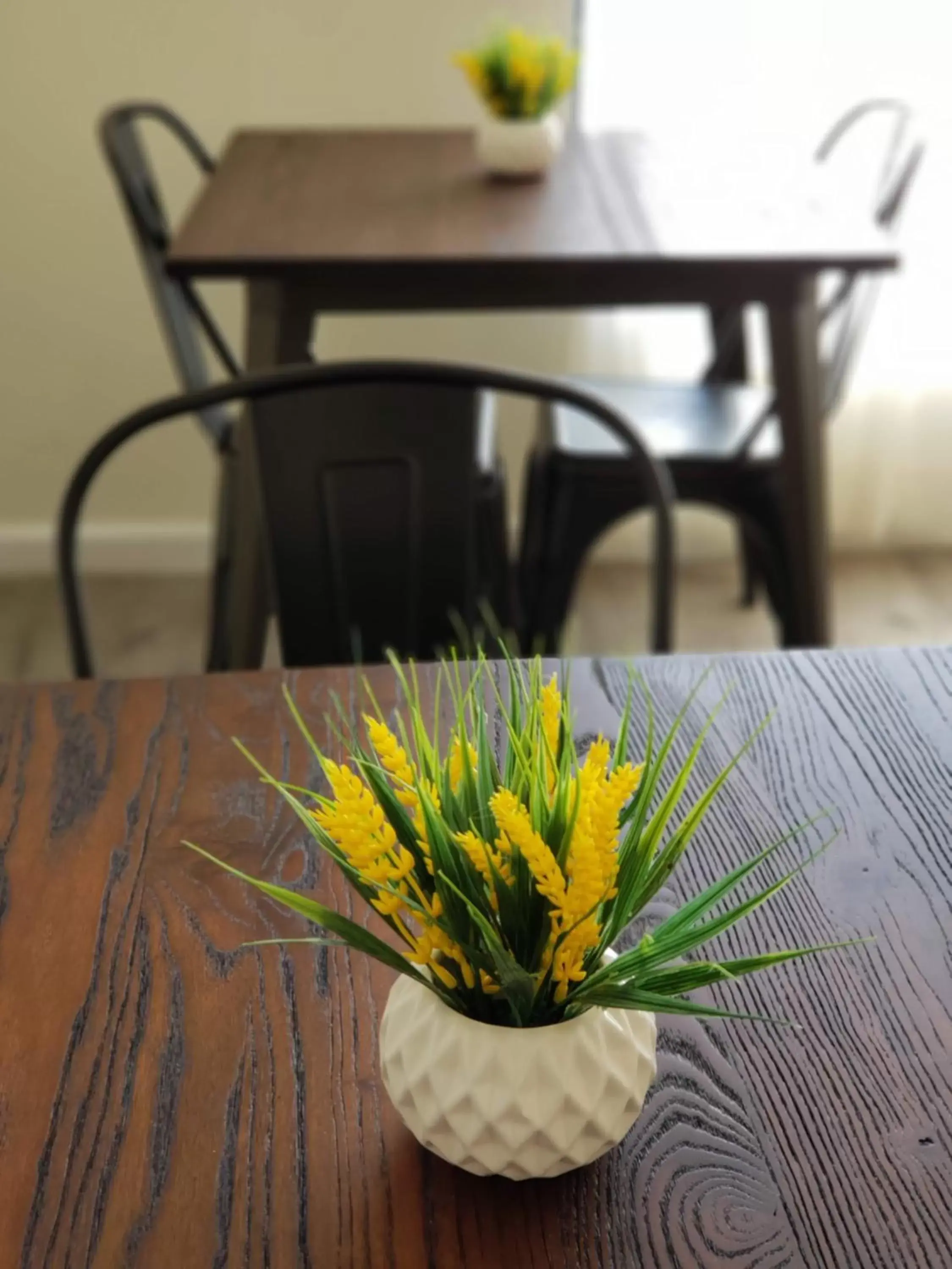 Dining area in Anchor Pointe Inn