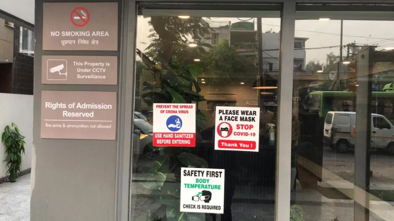 Property building in GoldenKeys Inn