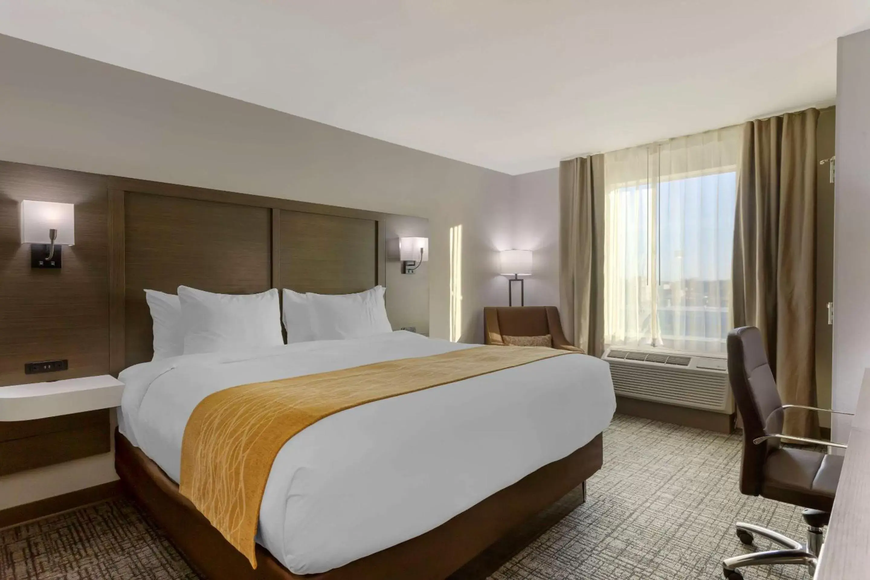 Photo of the whole room, Bed in Comfort Inn Jonesboro Photo of the whole room, Bed in Comfort Inn Jonesboro