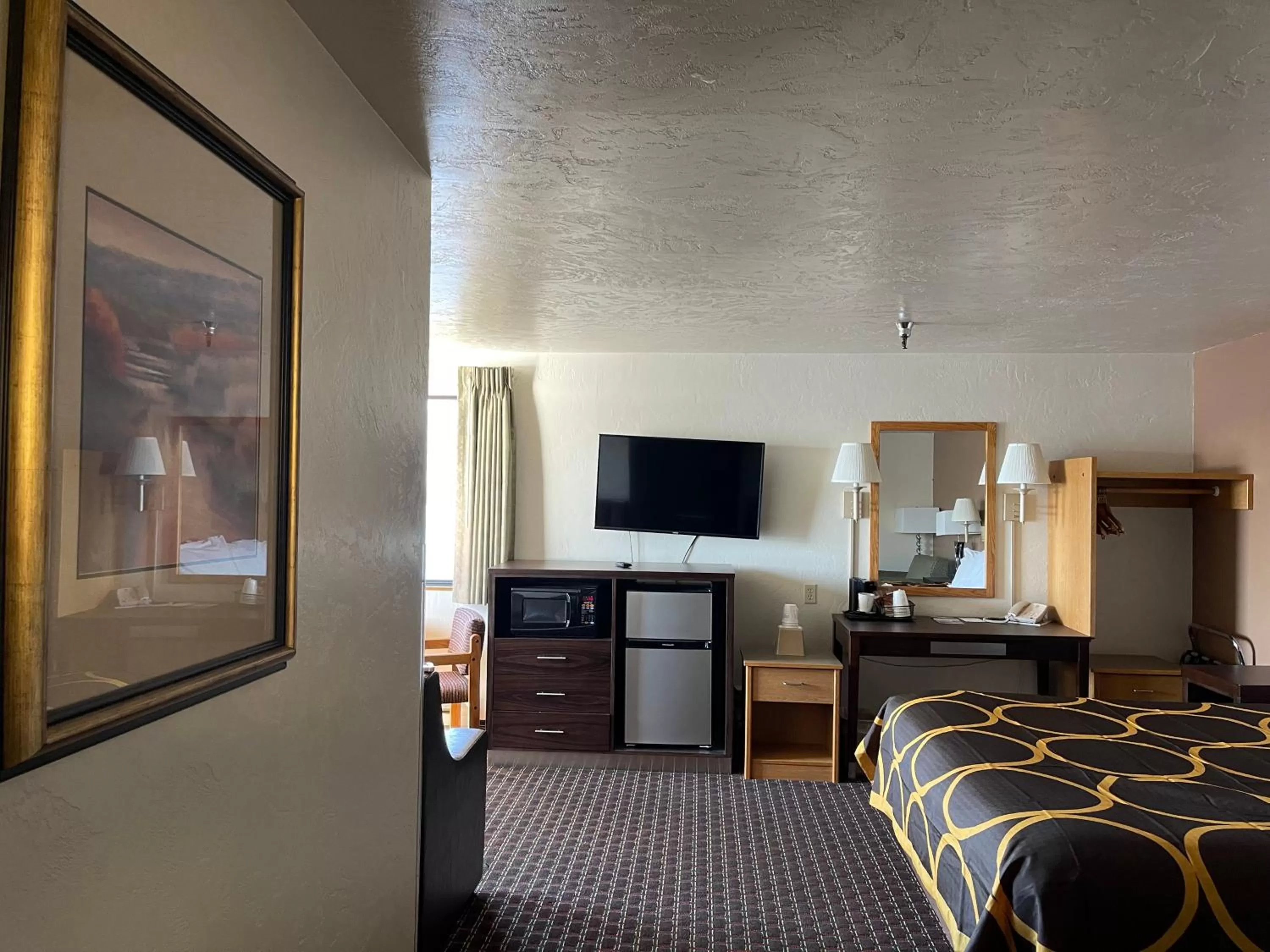 Bed in Super 8 by Wyndham Ketchikan