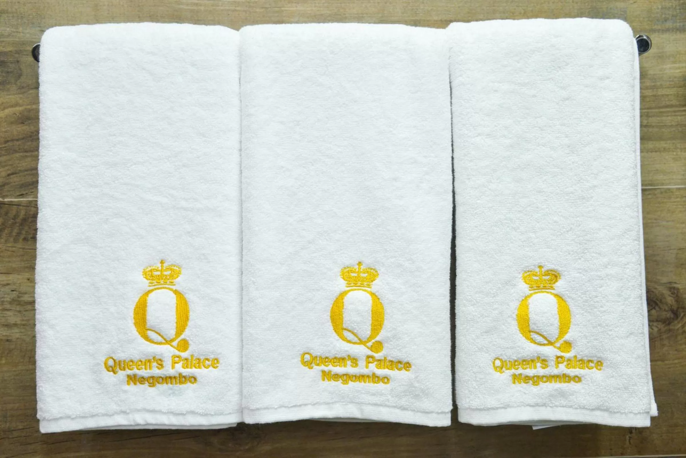 towels in Negombo New Queen's Palace