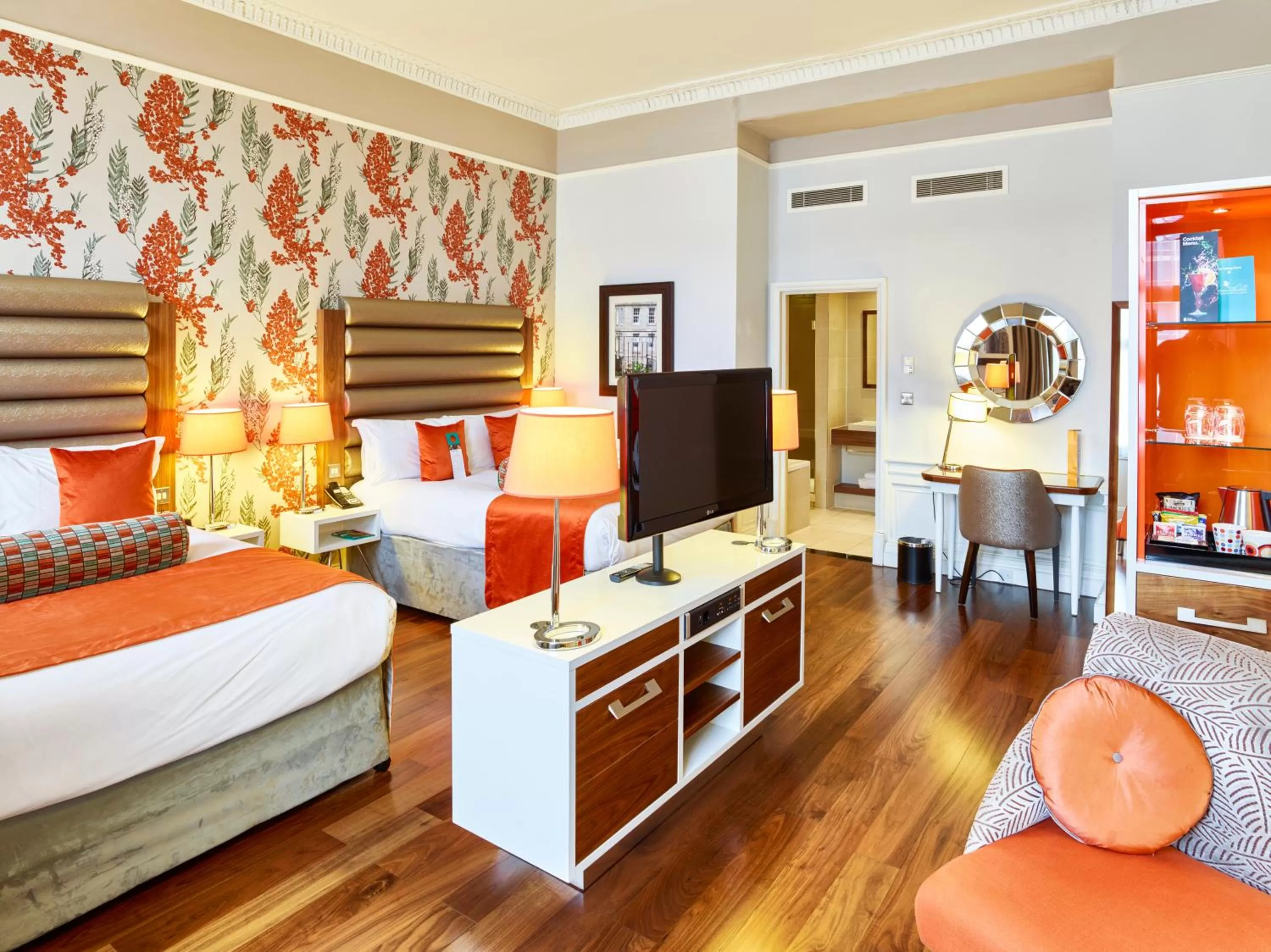 Photo of the whole room, Bed in Hotel Indigo Edinburgh by IHG