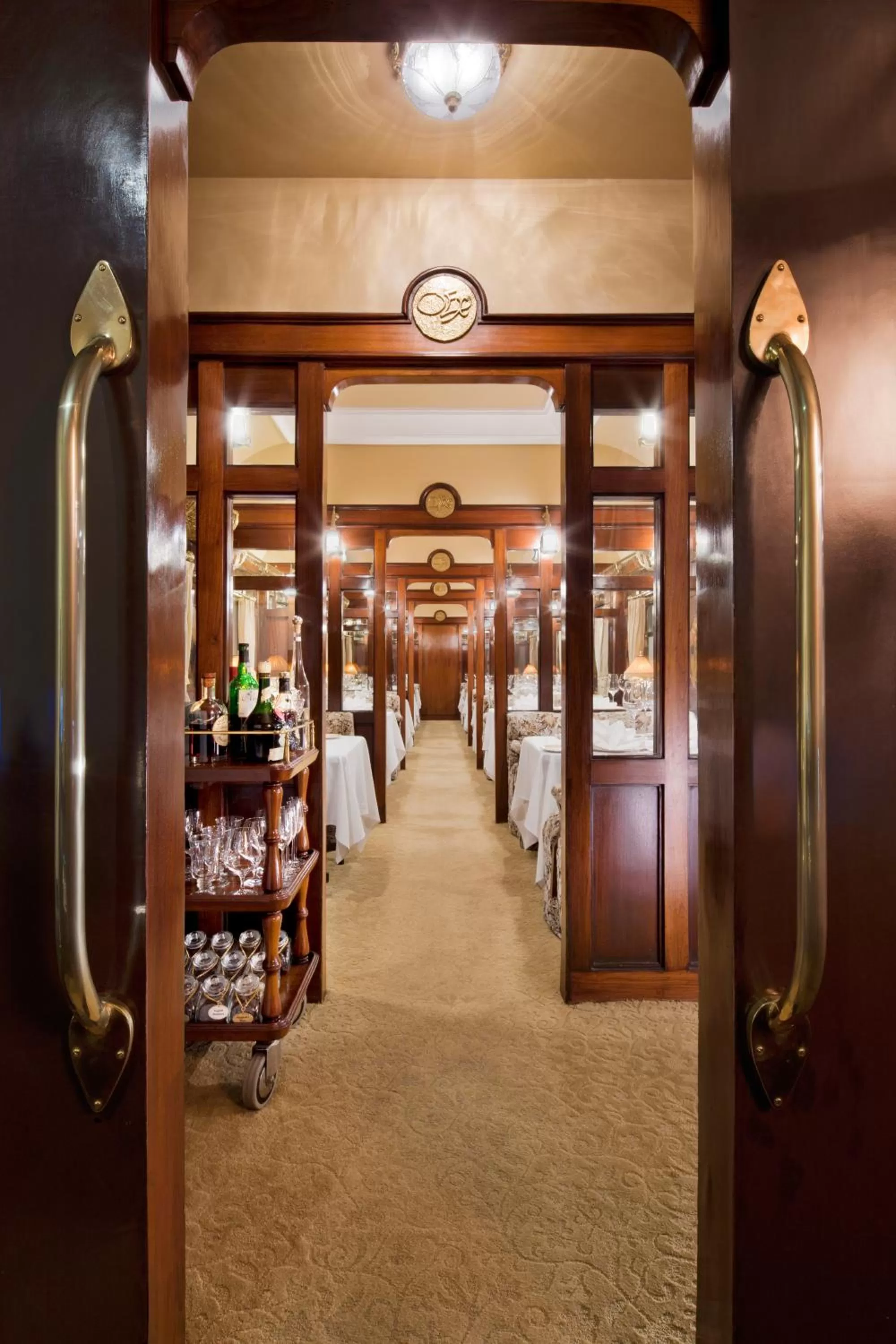 Restaurant/places to eat in Taj Palace, New Delhi