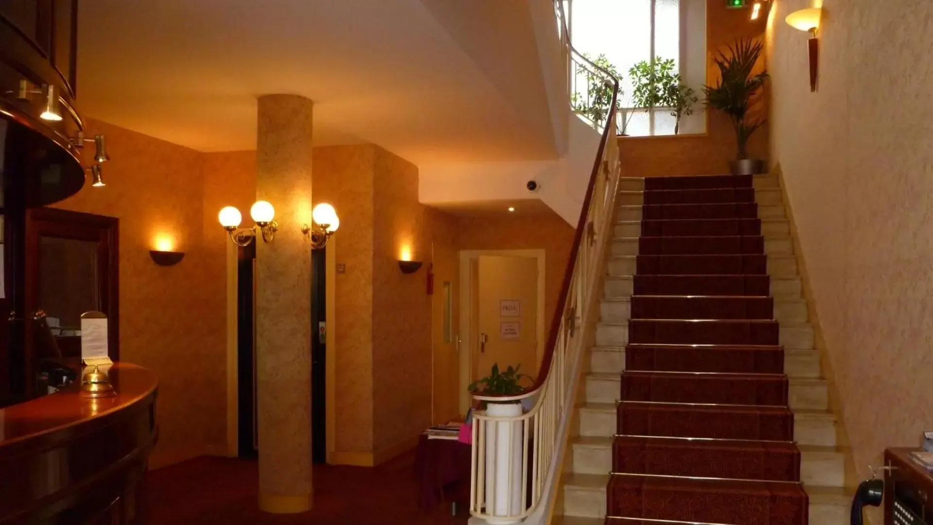 Lobby or reception in Hôtel Vauban