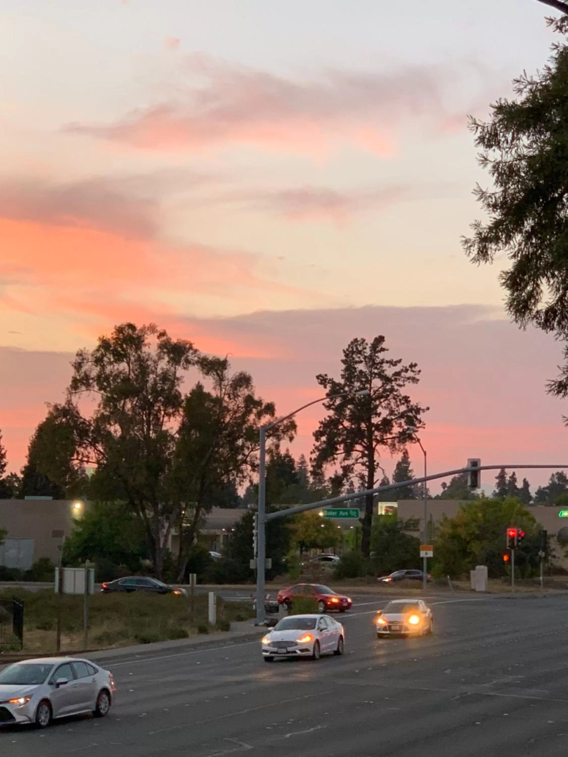 Property building, Sunrise/Sunset in Redwood Inn