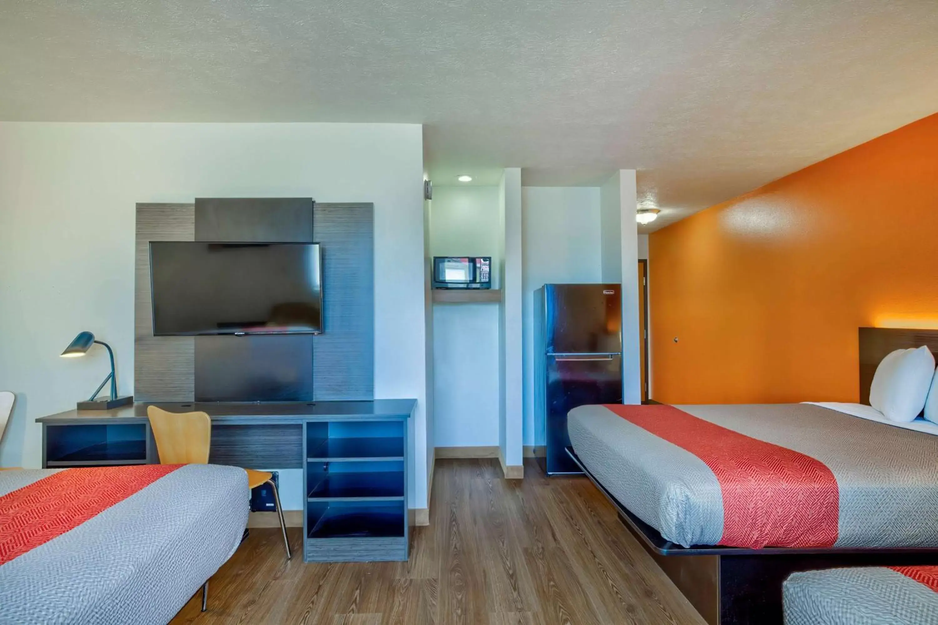 Bedroom in Motel 6-Percival, IA