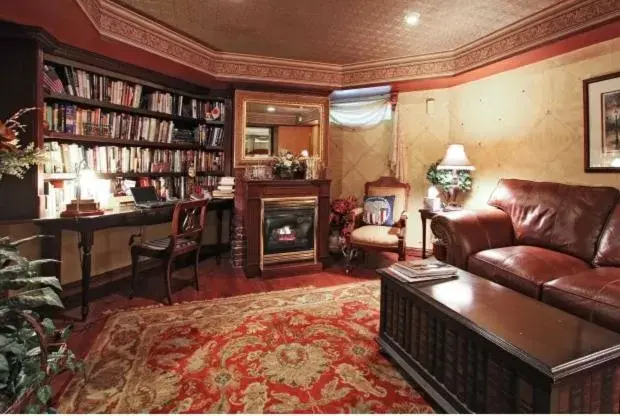 Living room, Seating Area in Old Northside Bed & Breakfast