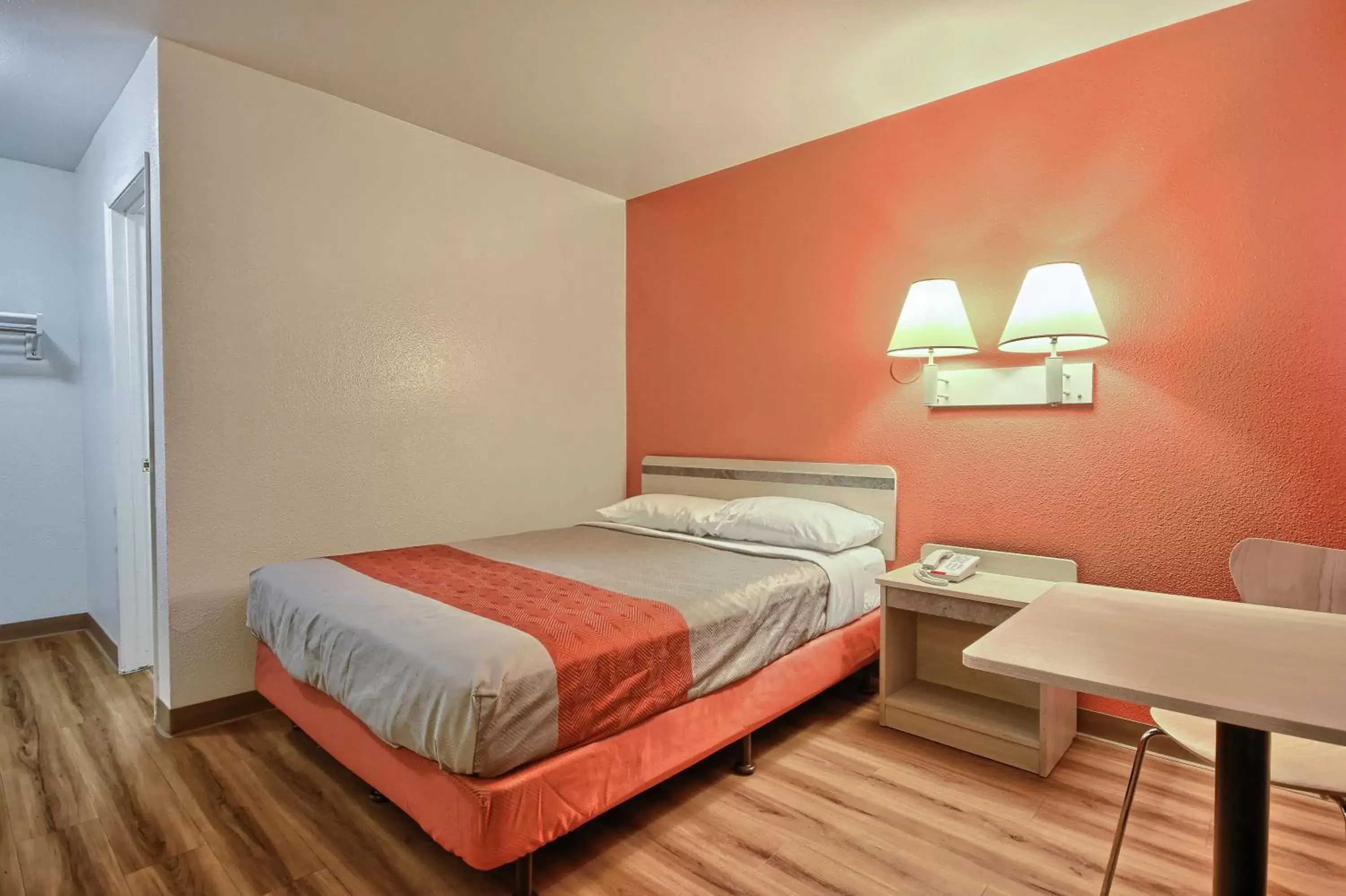 Bedroom, Bed in Motel 6-Tulare, CA