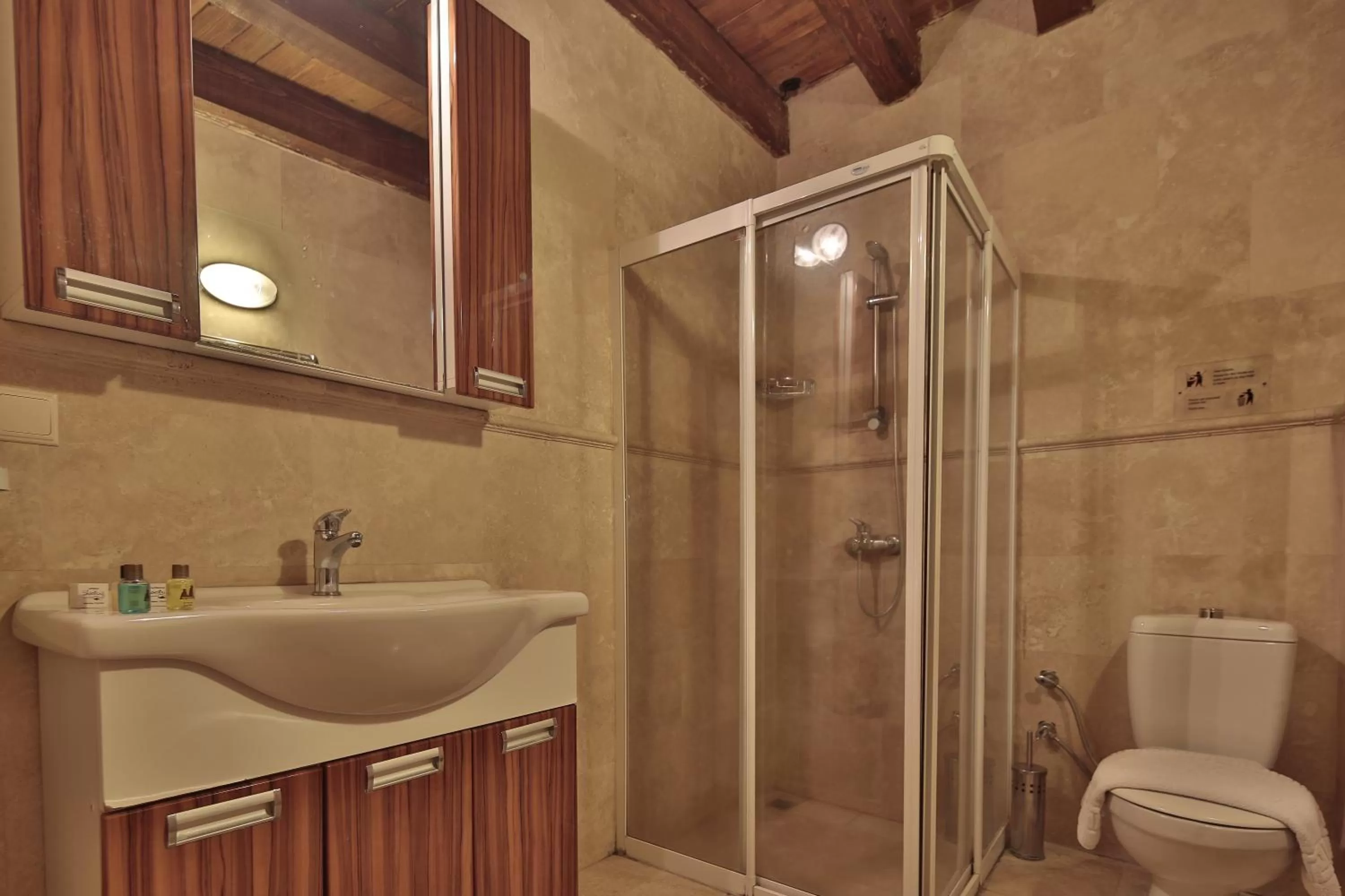 Bathroom in Shoestring Cave House