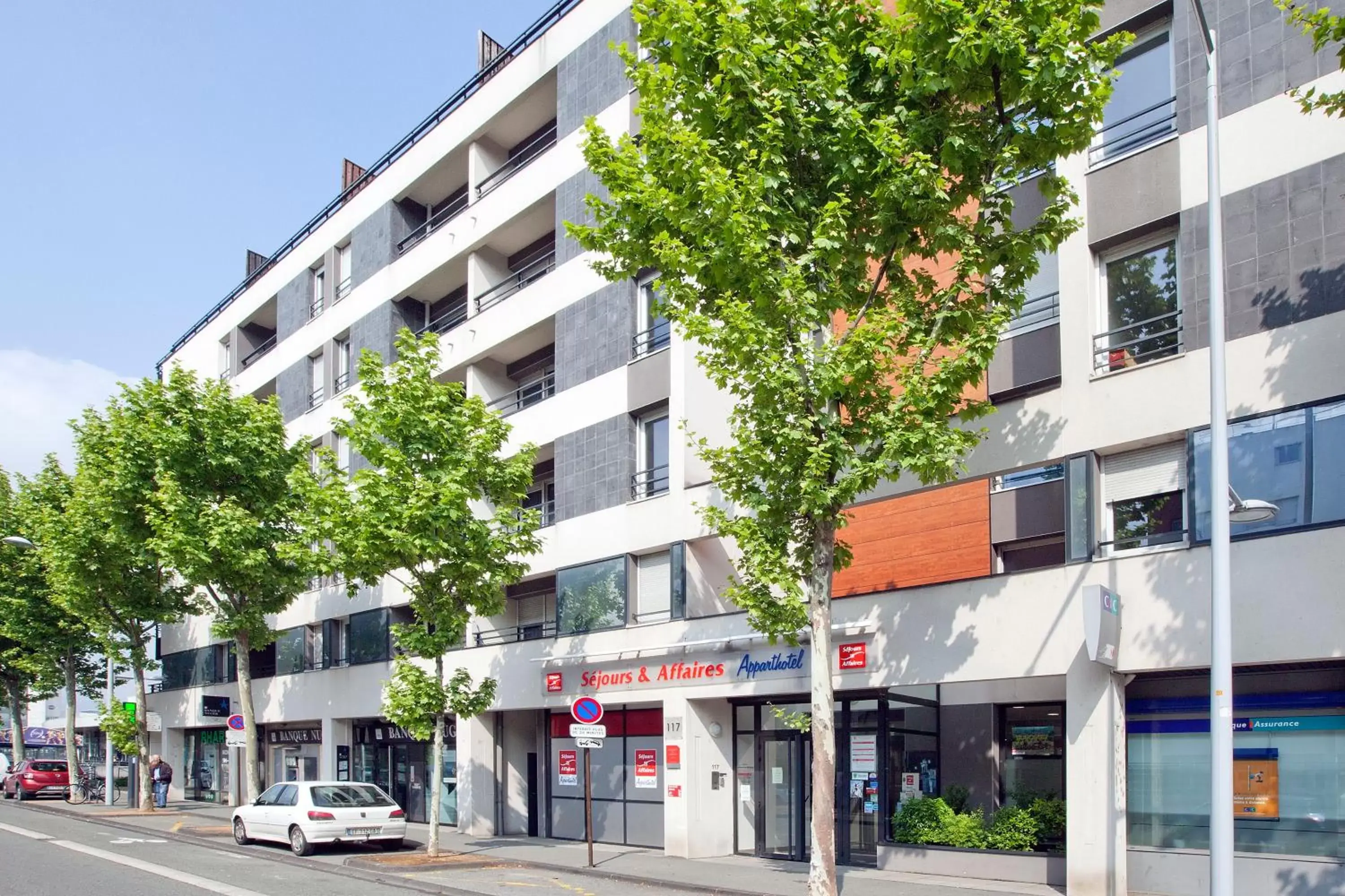 Facade/entrance, Property Building in Séjours & Affaires Clermont Ferrand Park République