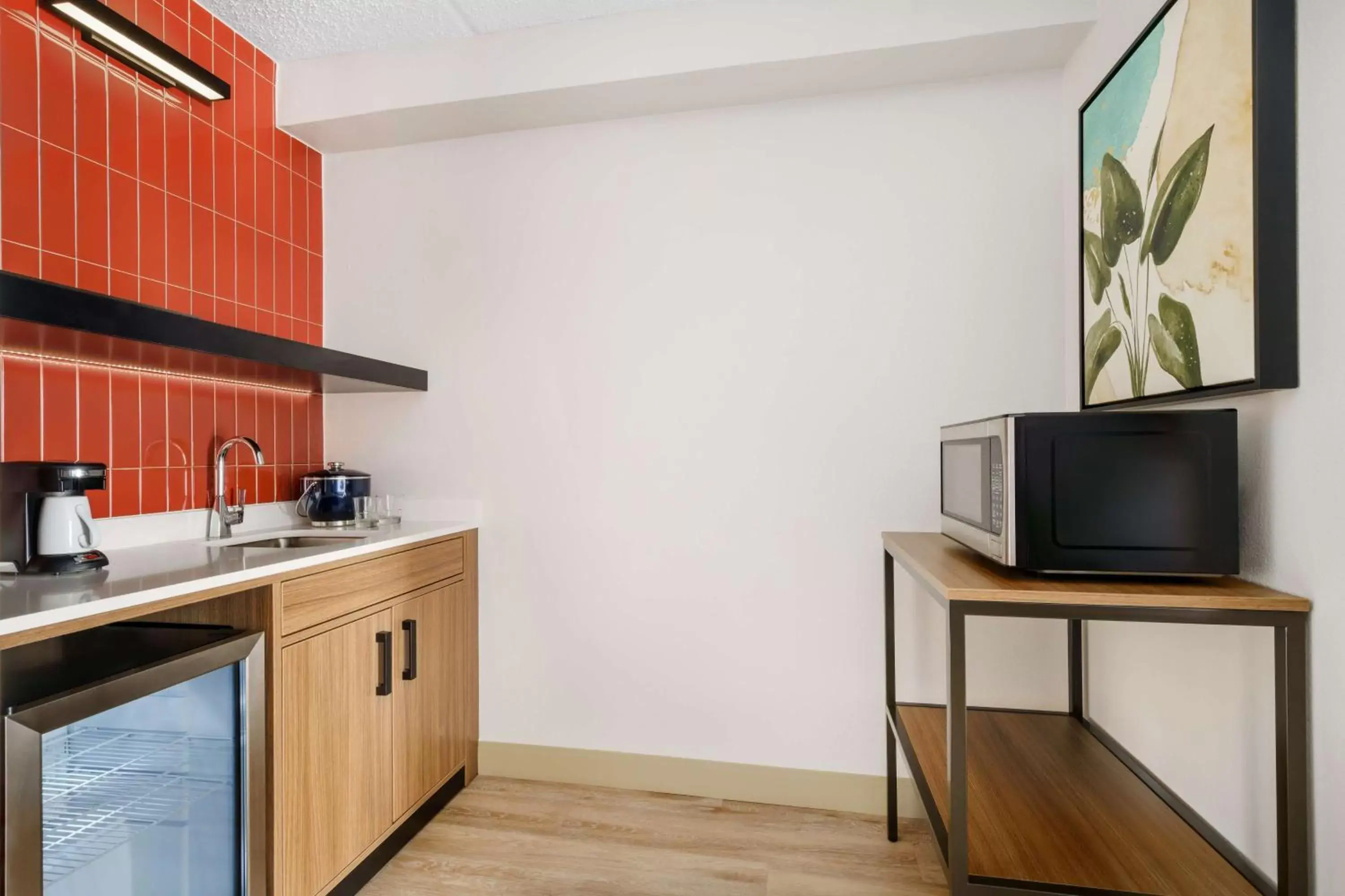 Bedroom, Kitchen/Kitchenette in Hyatt Place across from Universal Orlando Resort