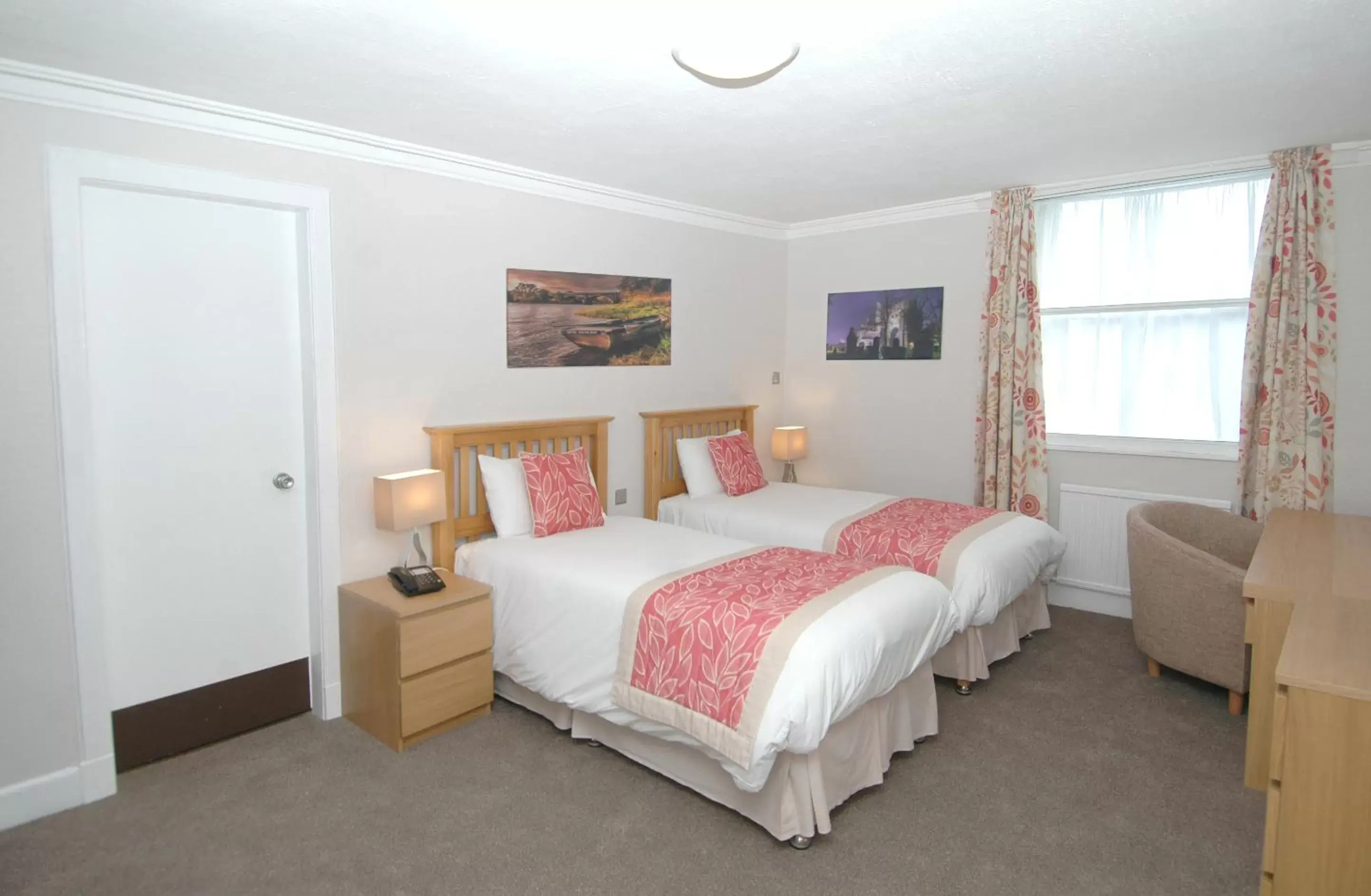 Twin Room in Cross Keys Hotel, Kelso Twin Room in Cross Keys Hotel, Kelso